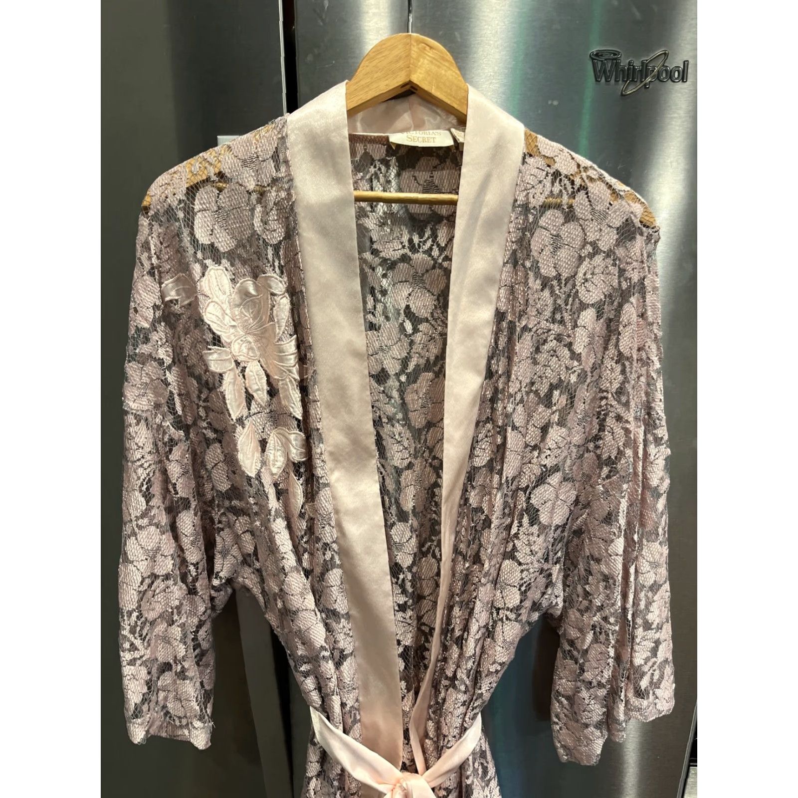 Victoria's Secret VINTAGE Victoria’s Secret PINK LACE ROBE OS RAYON Satin Trim Belt Open Front Floral Lace 1980s Womens Kimono Belted Size ONE SIZE - 4 Thumbnail