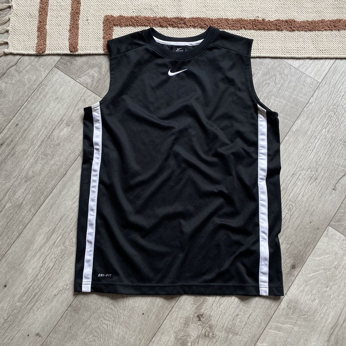 Nike NIKE Y2K DRILL CENTRE SWOOSH TANK TOP Size US M / EU 48-50 / 2 - 1 Thumbnail