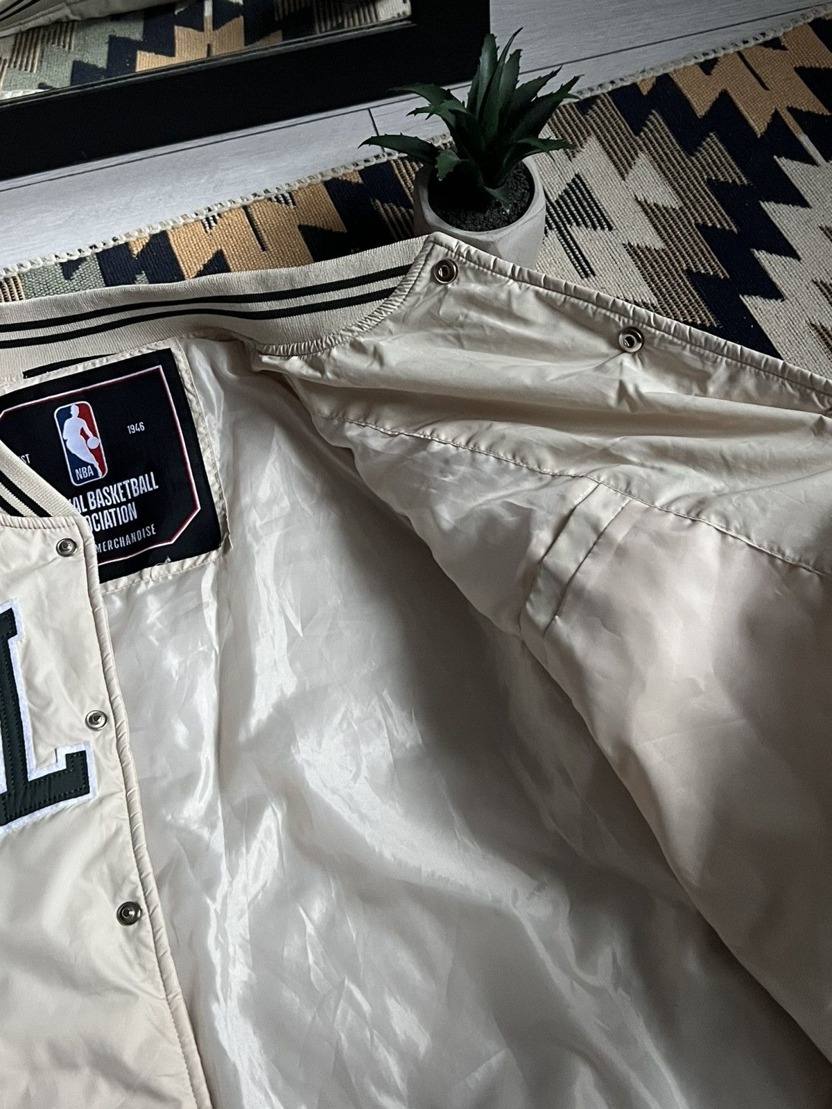 Boston Traders Boston Celtics Basketball Official Merchandise Jacket Size US L / EU 52-54 / 3 - 6 Thumbnail