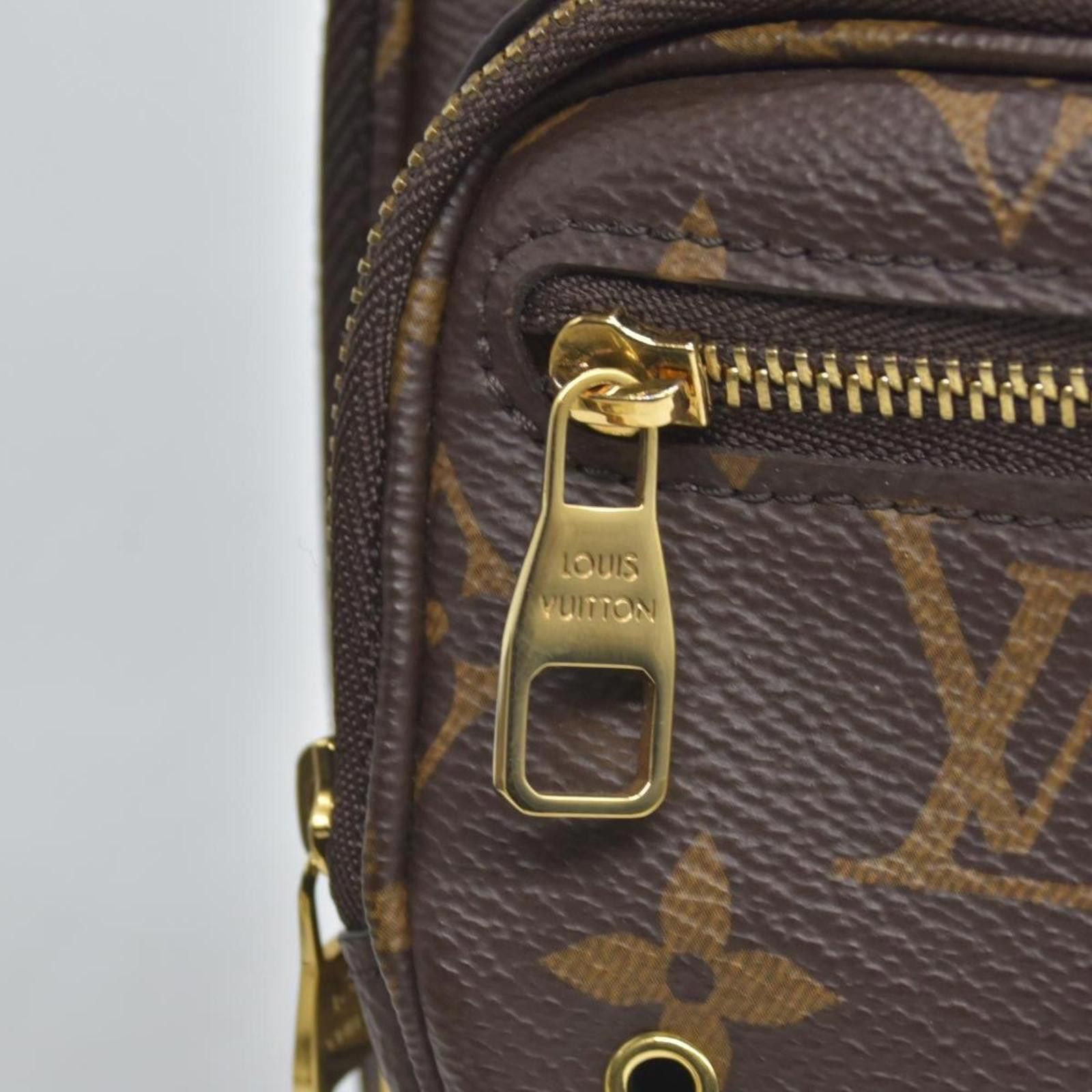 Louis Vuitton $3100 Louis Vuitton Monogram Utility Crossbody Size ONE SIZE - 11 Thumbnail