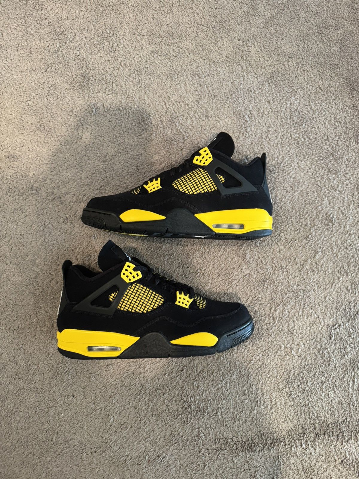 Jordan Brand Air Jordan 4 Retro Thunder Size US 12 / EU 45 - 2 Thumbnail