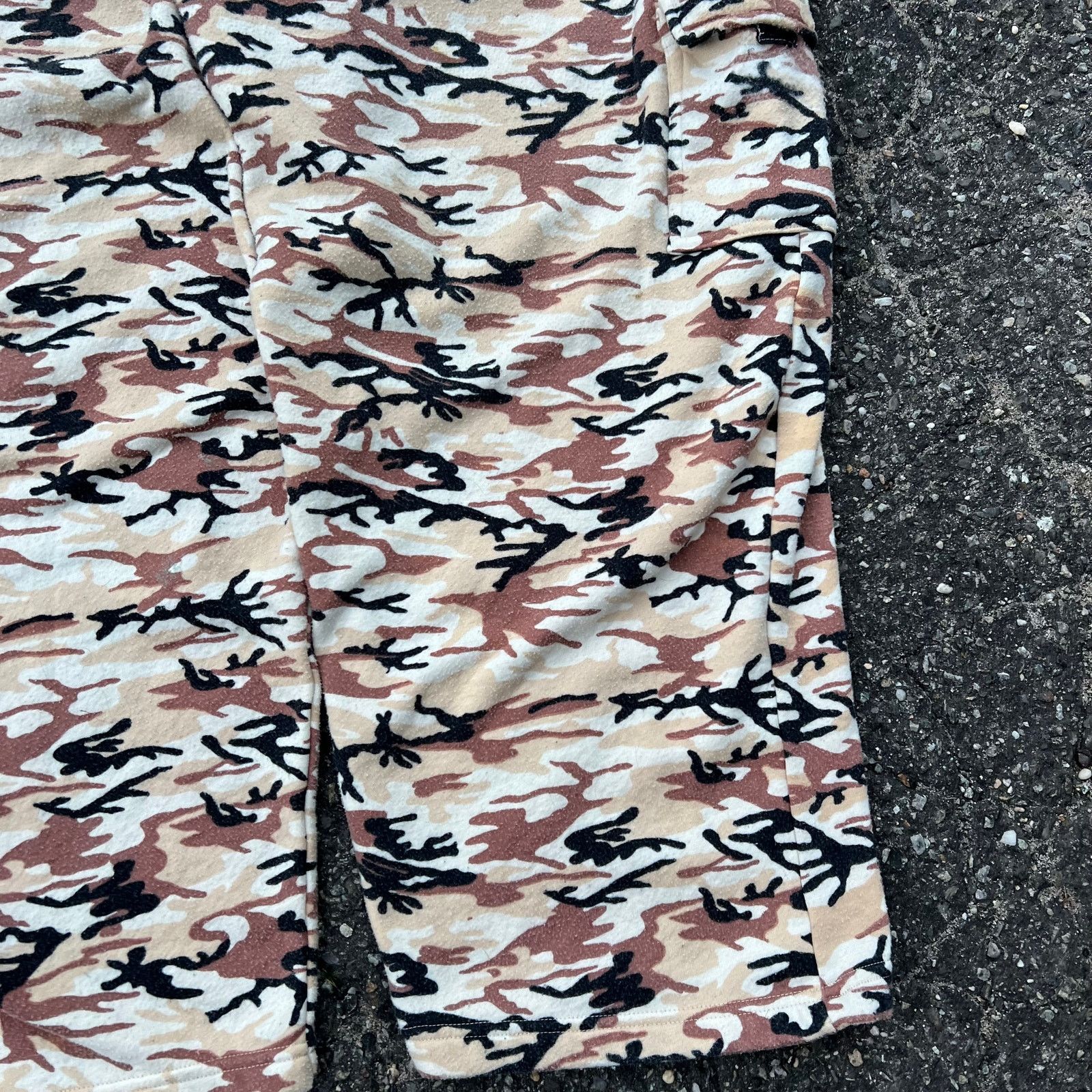 Vintage Vintage Y2K desert camo baggy sweatpants Size US 35 - 5 Thumbnail