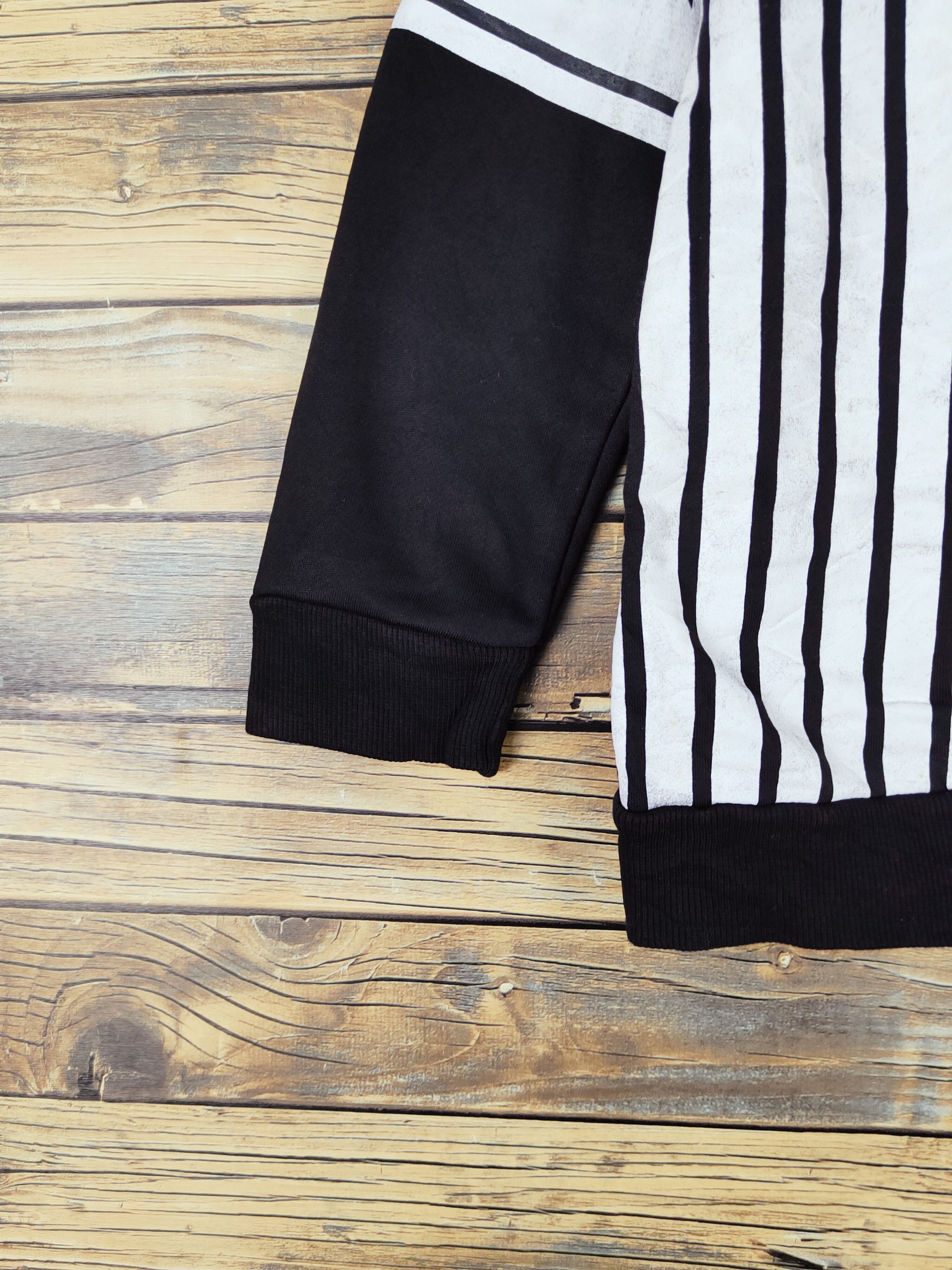 Japanese Brand × Mickey Mouse × Vintage Magician mickey mouse Black Sweatshirts #W1163 Size US S / EU 44-46 / 1 - 4 Thumbnail