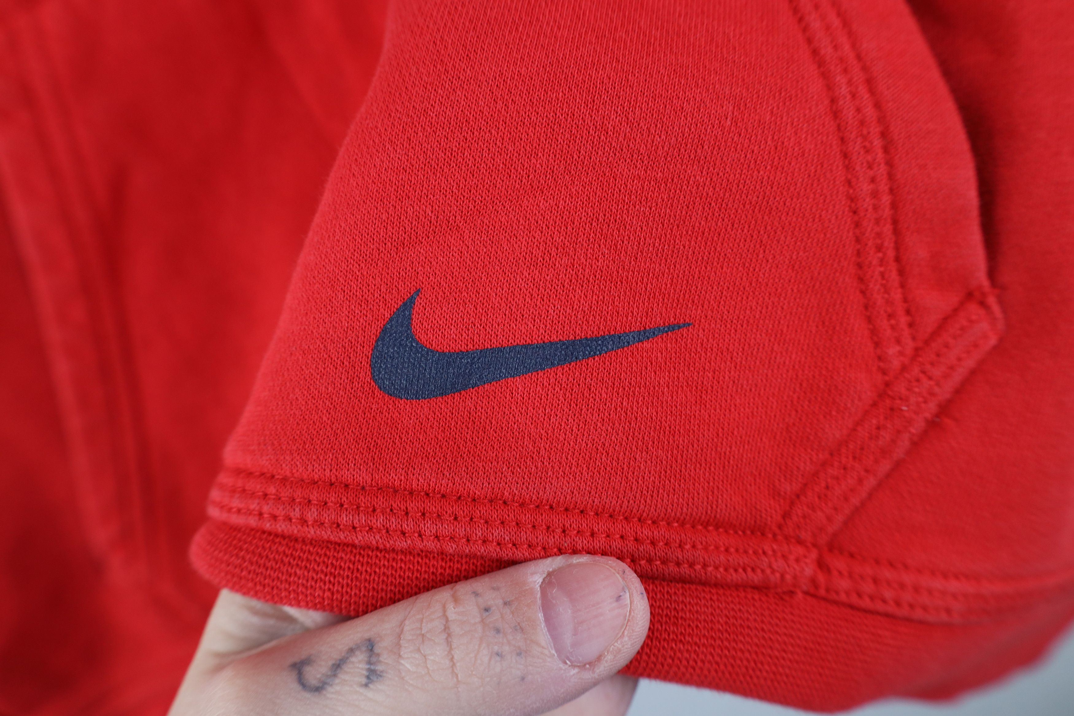 Nike Vintage Y2K Nike Crest FC Barcelona Soccer Football Hoodie Size US L / EU 52-54 / 3 - 4 Thumbnail