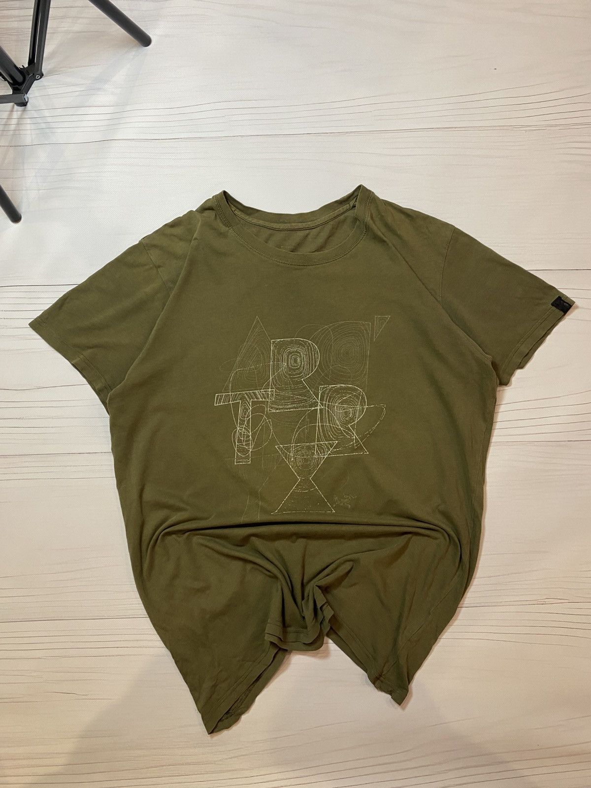 Arc'teryx Vintage Arcteryx Big Logo distressed gorpcore y2k t shirt Size US L / EU 52-54 / 3 - 2 Thumbnail