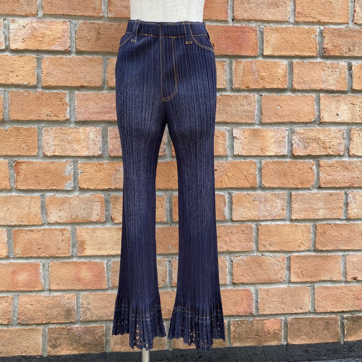 Pleats Please Issey Miyake Pleats Please Printed Jeans Flare Pants Size 25" / US 0 / IT 36 - 8 Thumbnail