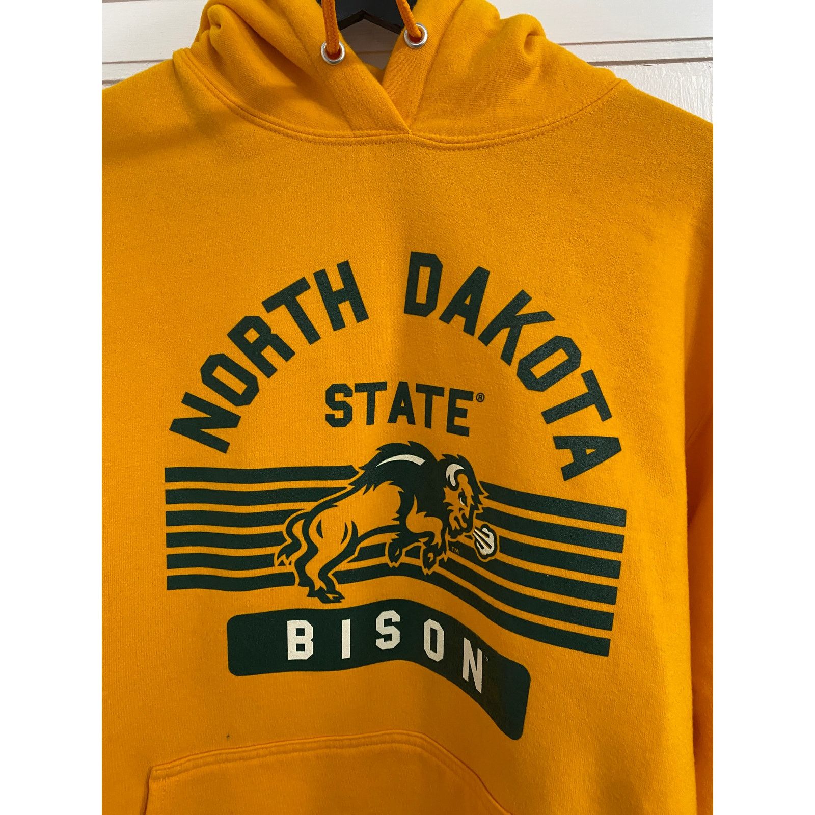 NCAA NDSU Bison Yellow Hoodie Sweatshirt Size Medium Size US M / EU 48-50 / 2 - 2 Thumbnail