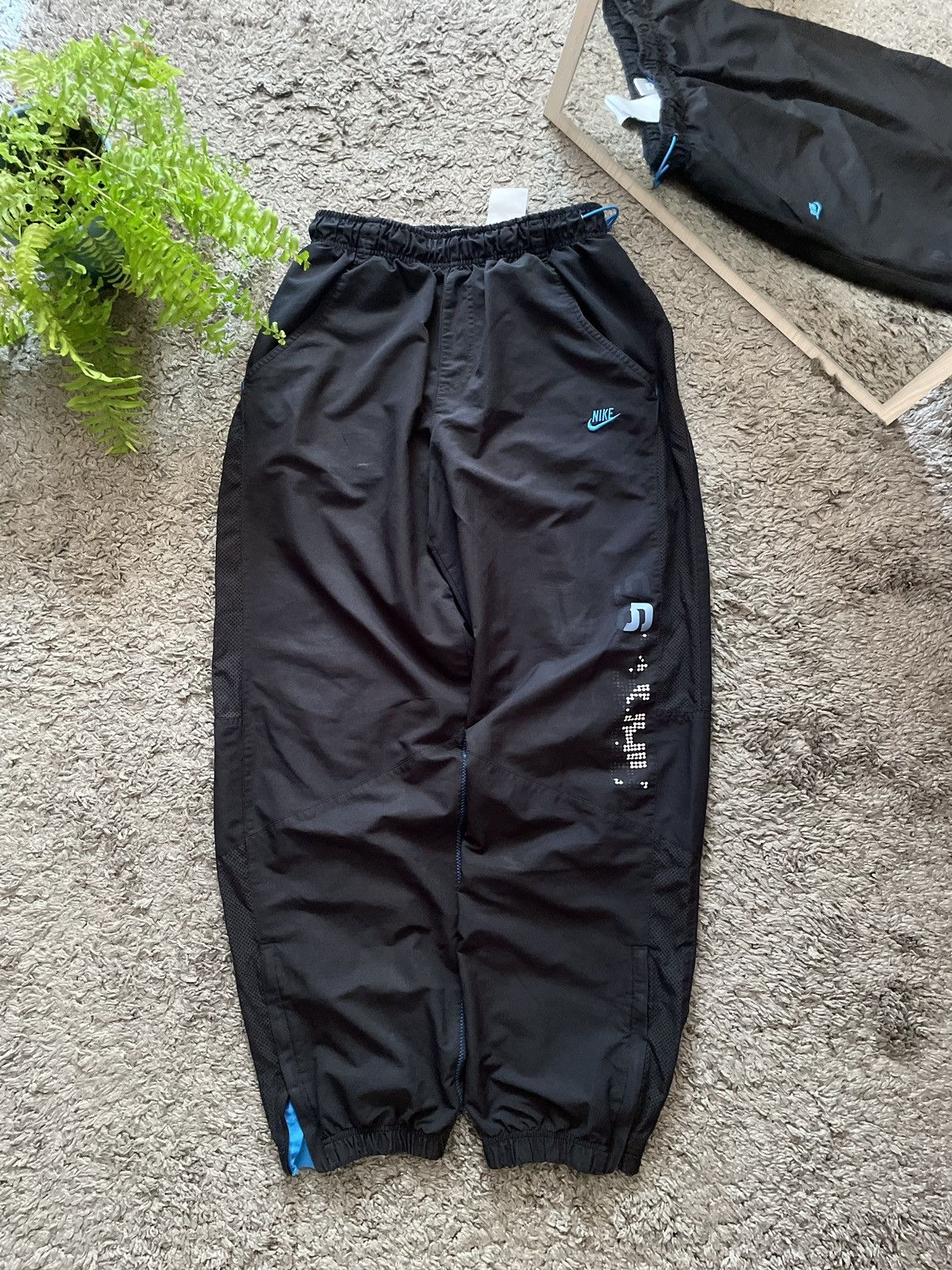 Nike × Vintage 00s Nike Vintage Pants Streetwear Logo Swoosh Rare Size US 30 / EU 46 - 1 Thumbnail