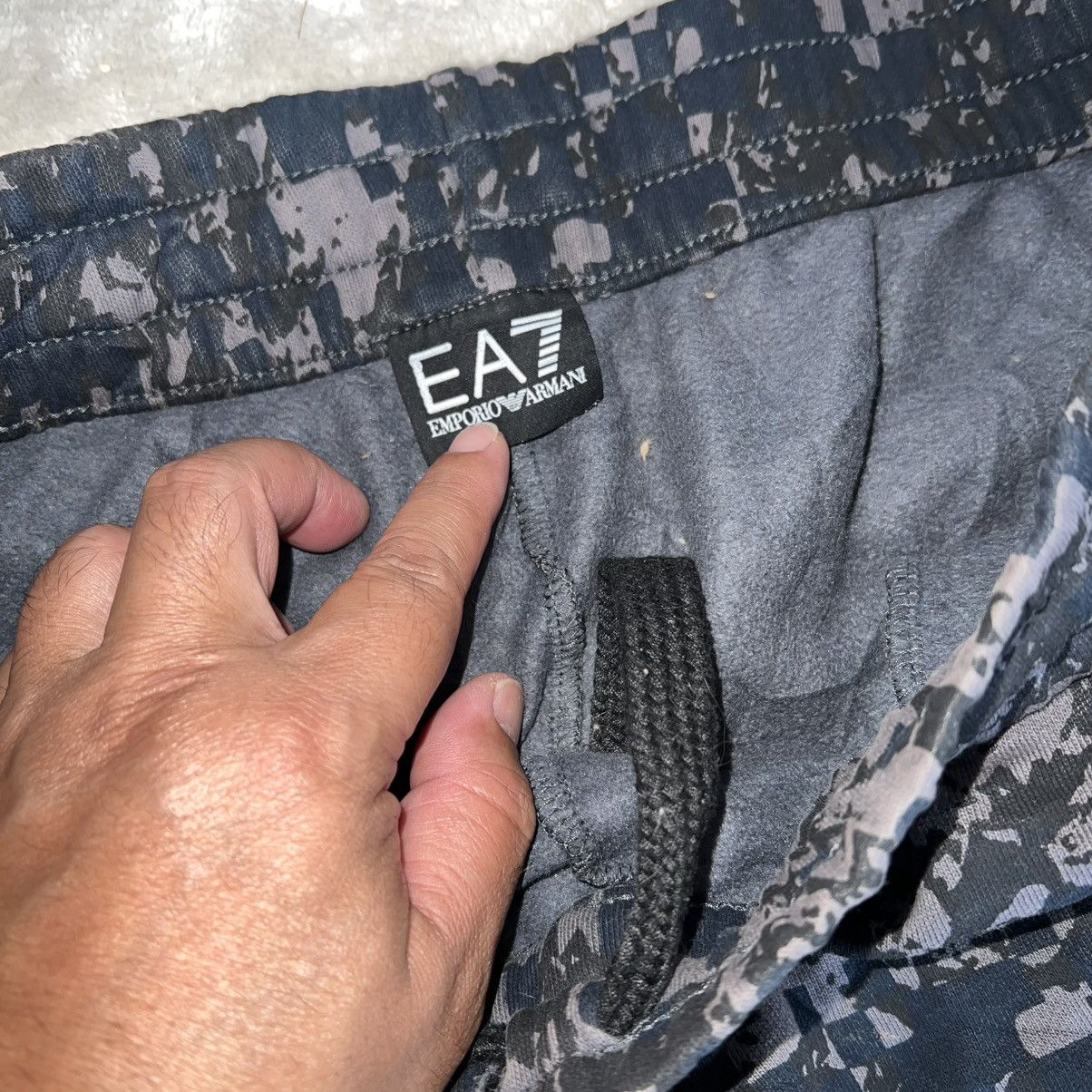 Emporio Armani Emporio armani jogger pants camo Size US 32 / EU 48 - 6 Thumbnail