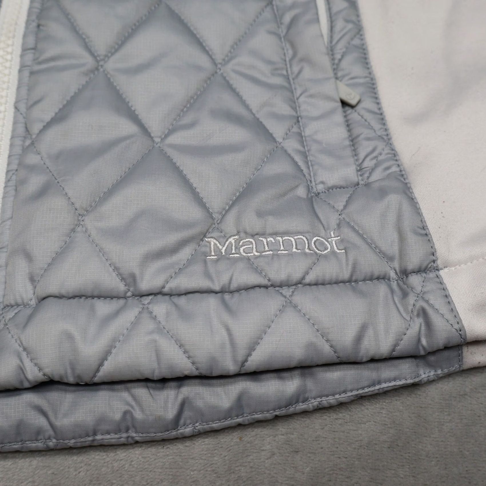 Marmot VINTAGE Marmot Jacket Womens Small White Quilted Puffer Hybrid Light Insulated Zip Front Pocketed Mock Neck Outdoor Hiking Shirt Womens Size S / US 4 / IT 40 - 4 Thumbnail