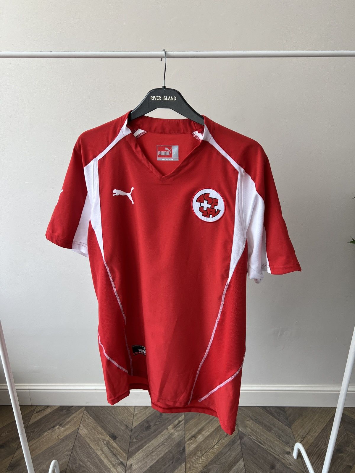 Puma × Vintage Vintage Switzerland Puma 2004 Vintage Home Football Jersey Size US L / EU 52-54 / 3 - 3 Thumbnail