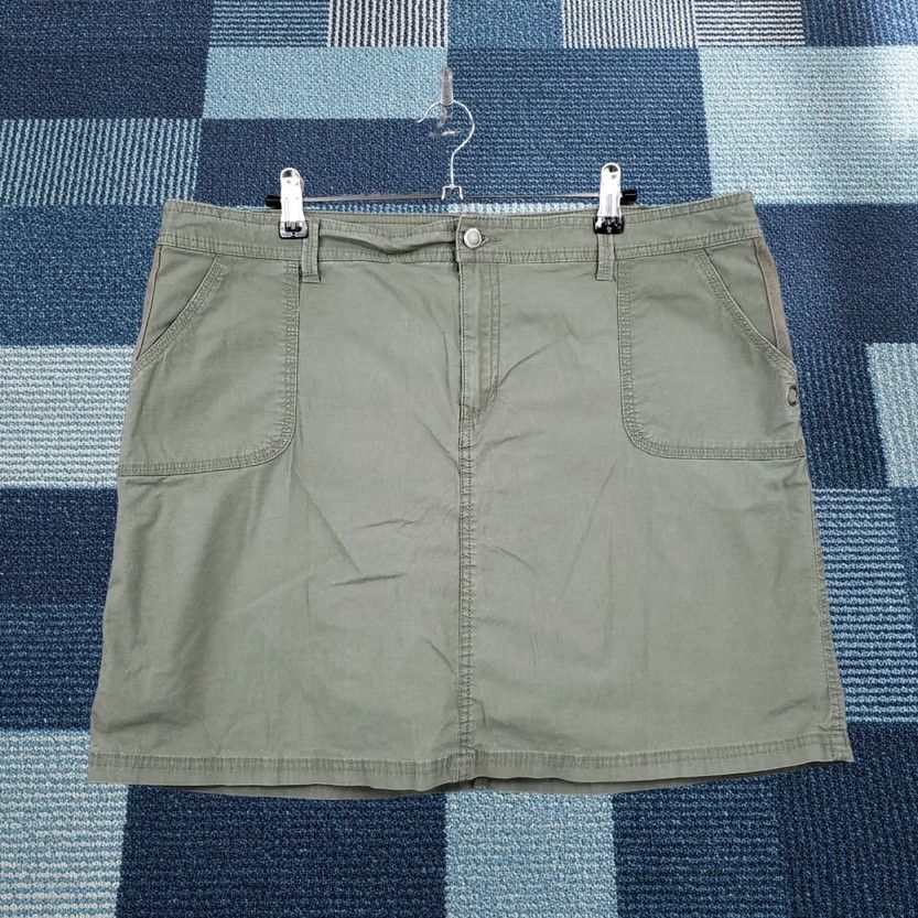 Croft & Barrow Croft & Barrow Skort Womens 18 Plus Green Short Skirt Stretch Comfort Pockets Zip Button Casual Travel Summer Spring Fall Plus Womens Green Skort 18 Size 40" / US 18 - 1 Thumbnail