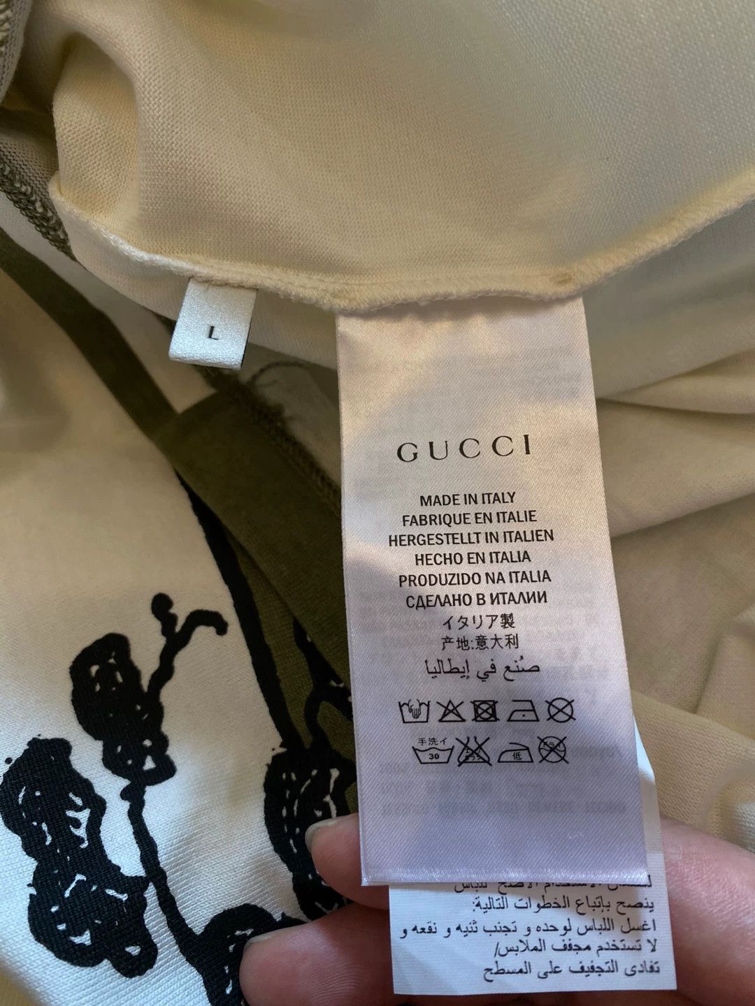 Gucci Gucci Distressed Slim Short Sleeve T-Shirt (L, Authentic) Size L / US 10 / IT 46 - 6 Thumbnail