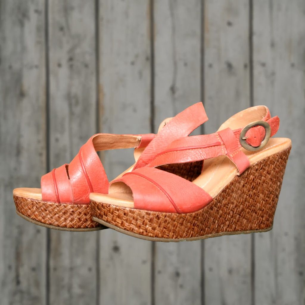 Vintage NAYA Estra Coral Leather Slingback 4.25" High Heel Platform Sandals Sz. 9.5 W Size US 10 / IT 40 - 1 Thumbnail