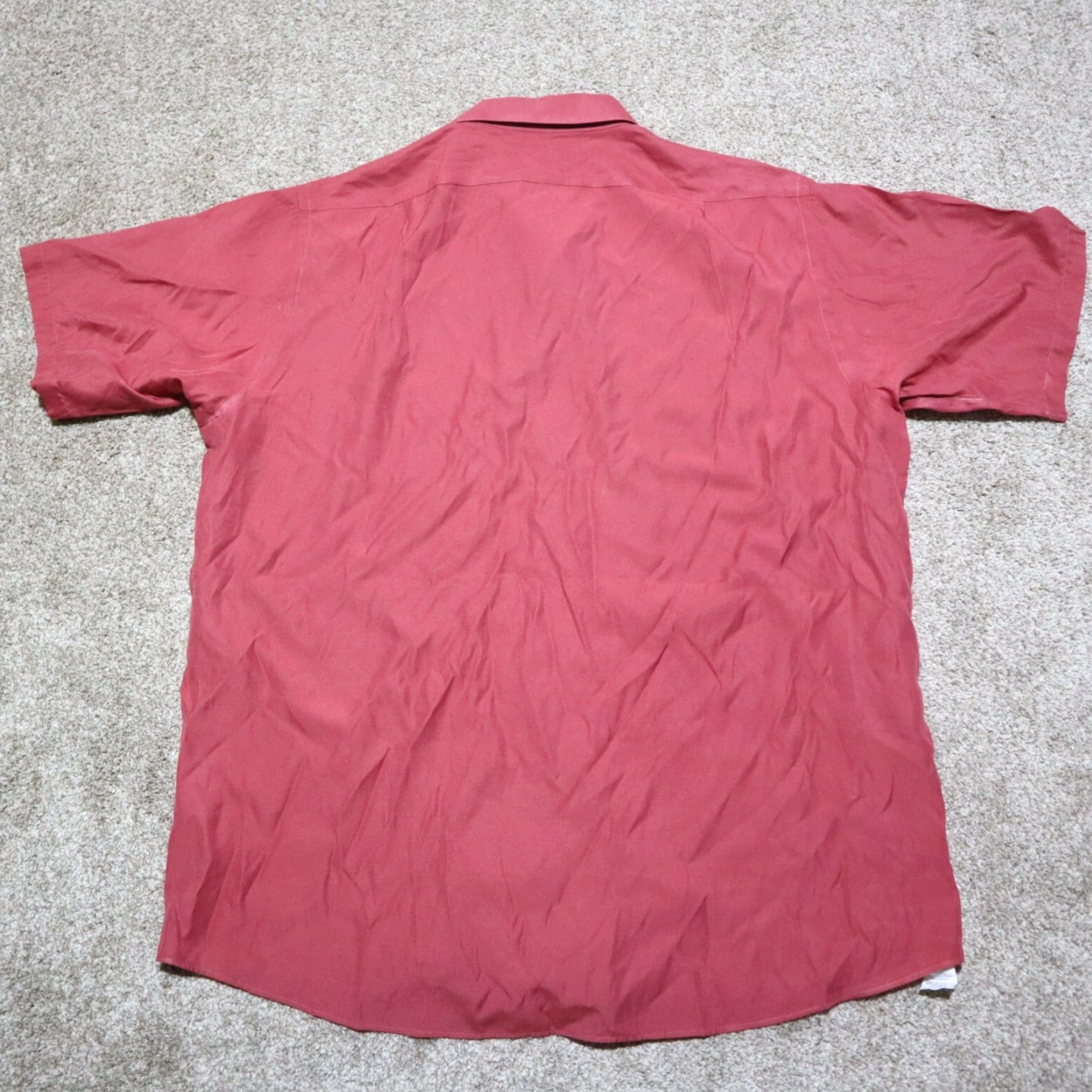 Arrow Arrow Shirt Men L Red ULTRA SILK Short Sleeves Button Front 16.5" Chest 47 in Regular Fit Casual Vintage No Size US L / EU 52-54 / 3 - 7 Thumbnail