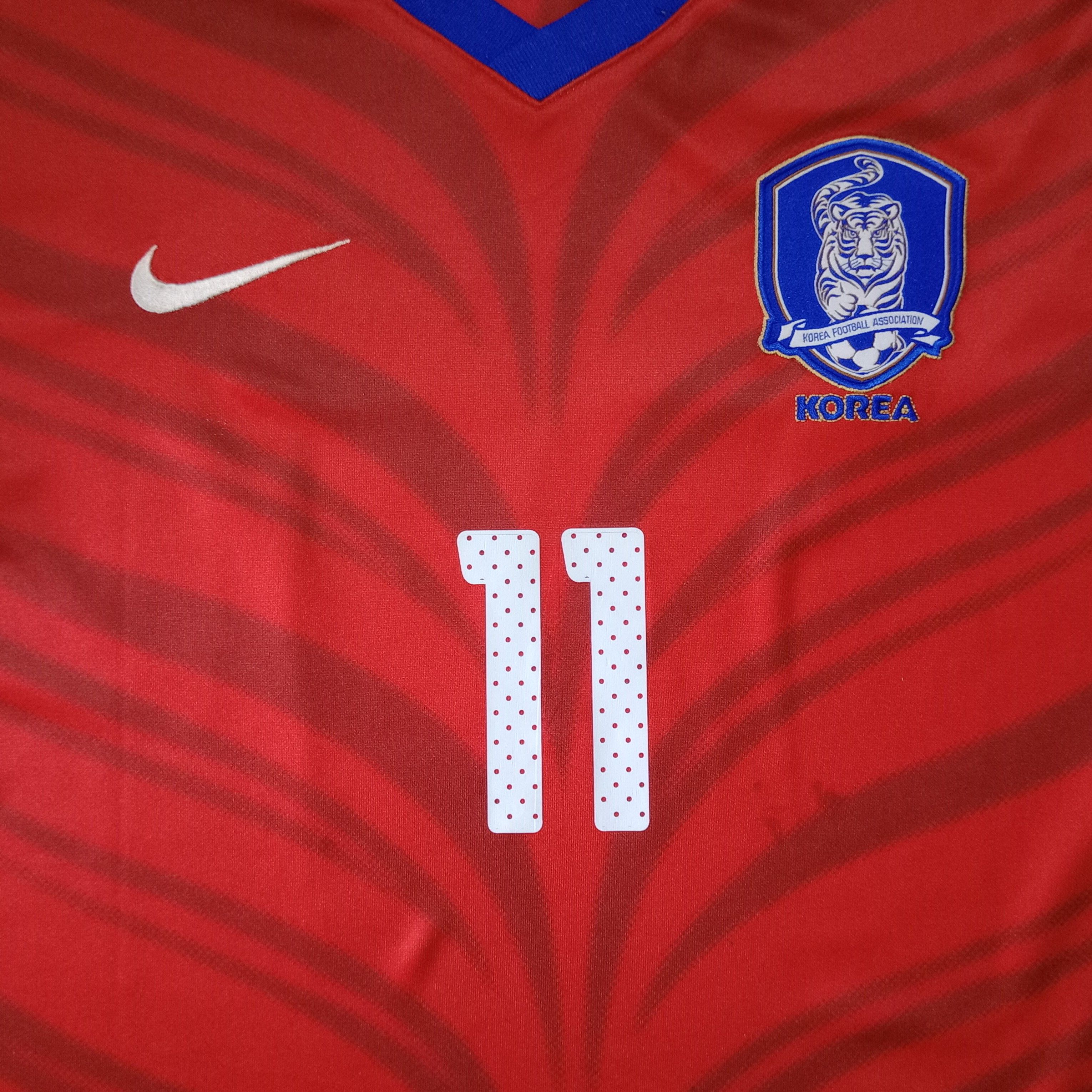 Nike South Korea 2010-2011 Home Jersey Son Heung Min 11 Size US L / EU 52-54 / 3 - 3 Thumbnail