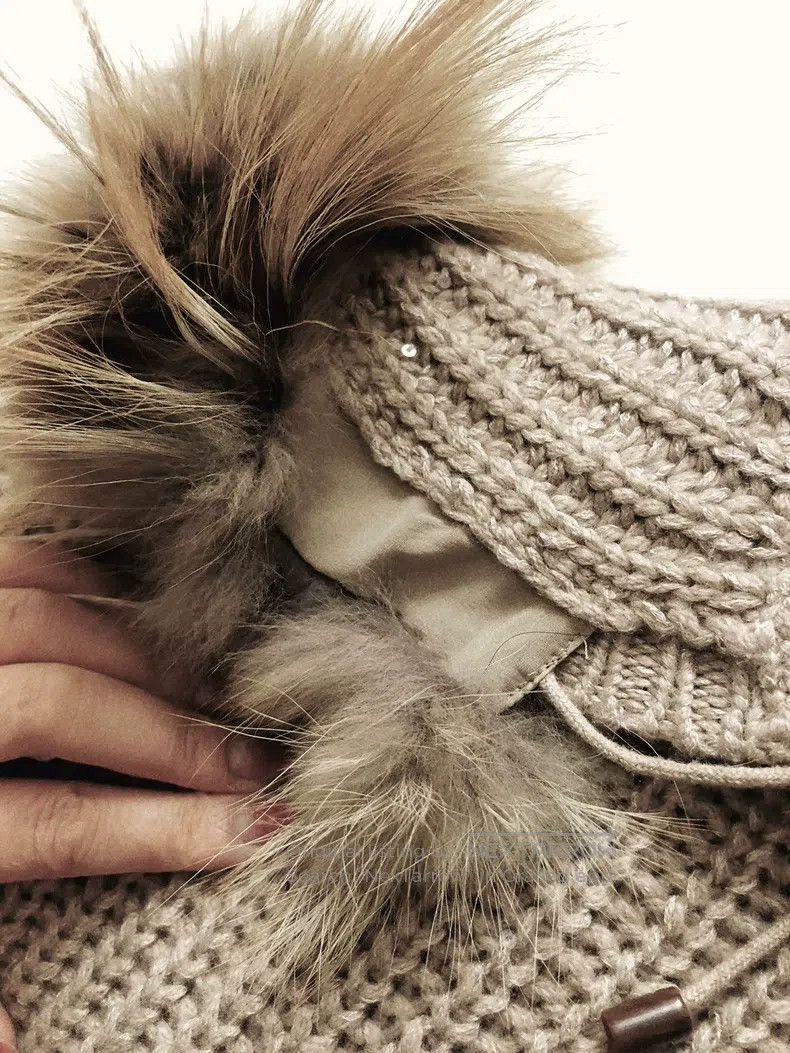 Brunello Cucinelli Brunello Cucinelli Cashmere and Glitter Fox Fur Collar Swe Size XS / US 0-2 / IT 36-38 - 2 Thumbnail