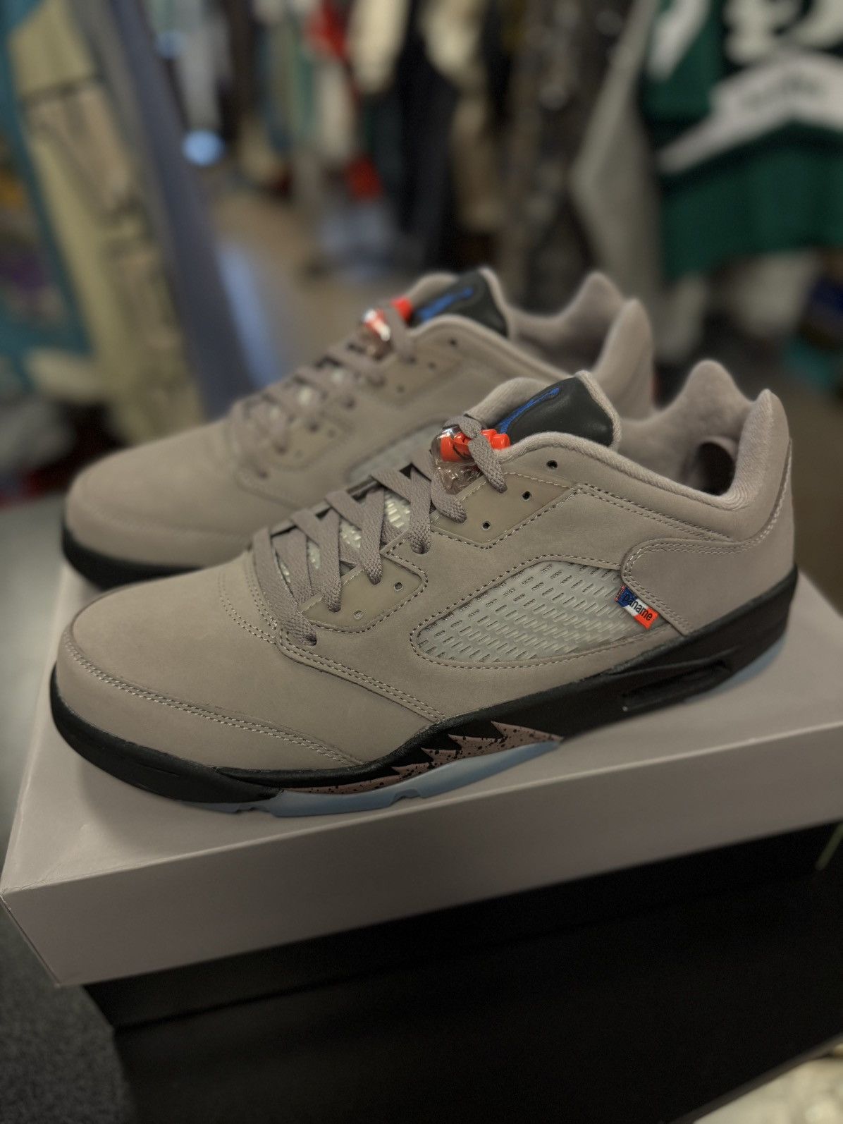 Jordan Brand × Nike Jordan 5 Low Top PSG Size 13 Brand New (DX6325-204) Size US 13 / EU 46 - 7 Thumbnail