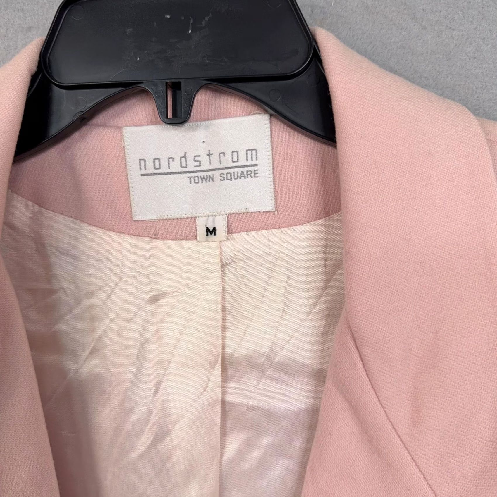 Nordstrom Nordstrom Blazer Womens M Pink Merino Wool Crest Patch One-Button Notch Lapel Long Sleeve Tailored Lined Dressy Business Workwear Size M / US 6-8 / IT 42-44 - 4 Thumbnail