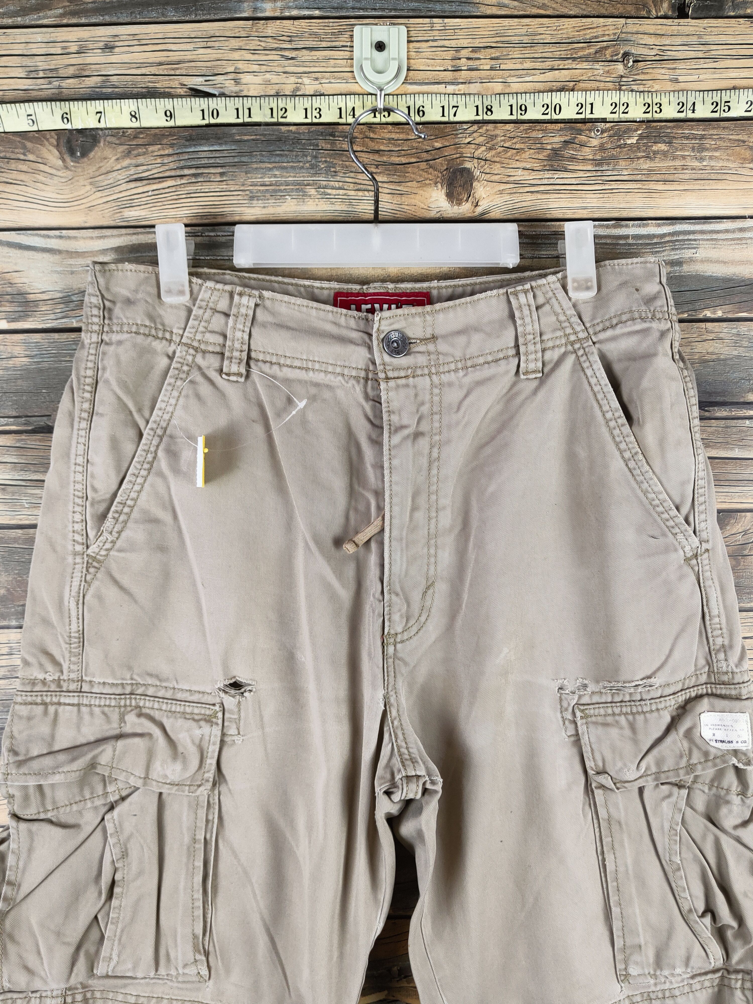 Levi's Levi's Beige Multipocket Shorts #S2840 Size US 32 / EU 48 - 2 Thumbnail