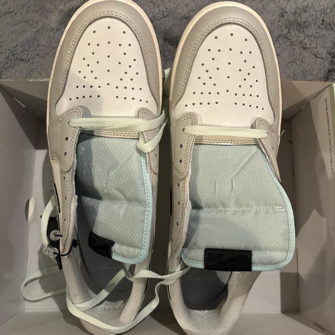 Jordan Brand Jordan 1 Retro Low OG Size 13 Size US 13 / EU 46 - 2 Thumbnail