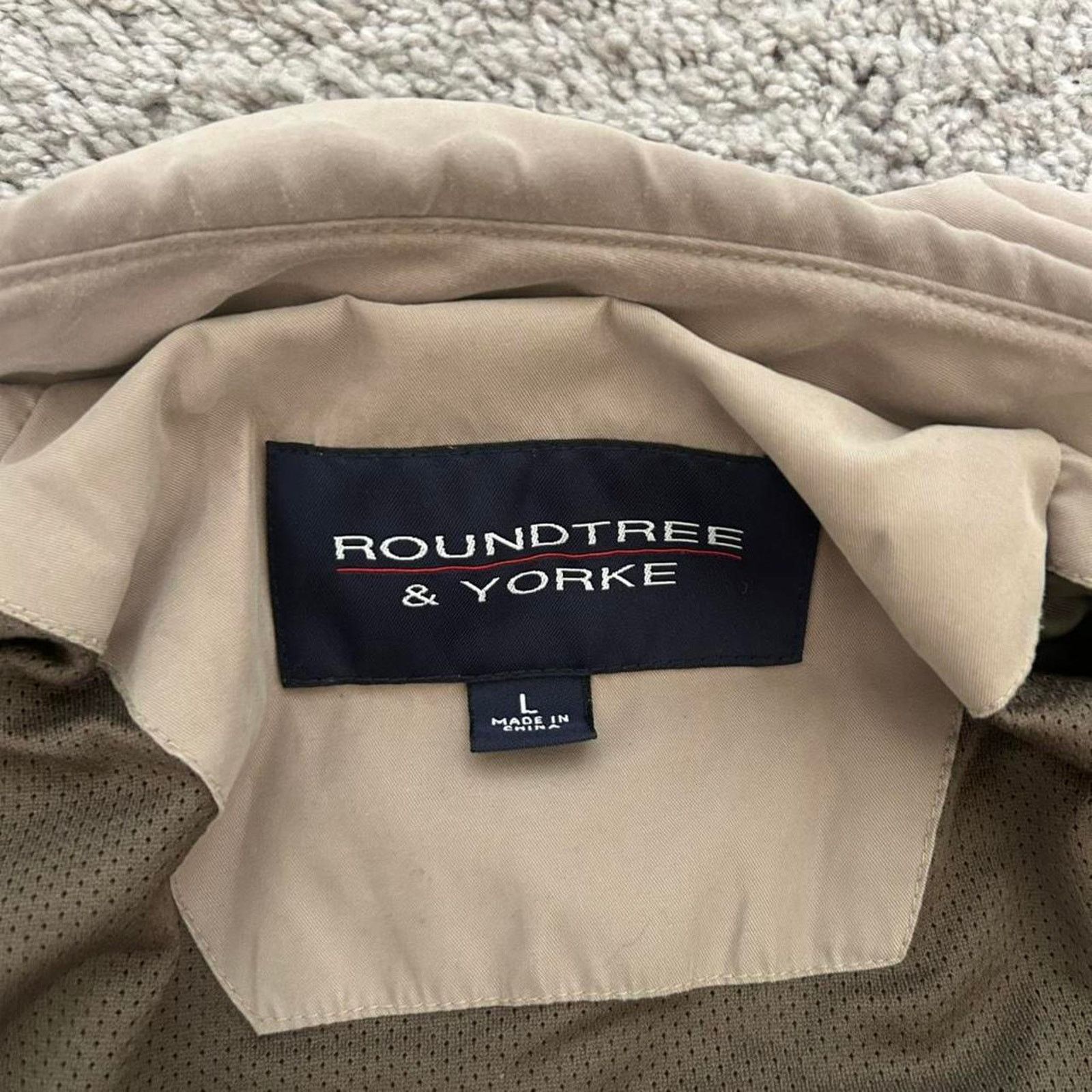Roundtree & Yorke Mens vintage round Size US L / EU 52-54 / 3 - 7 Thumbnail