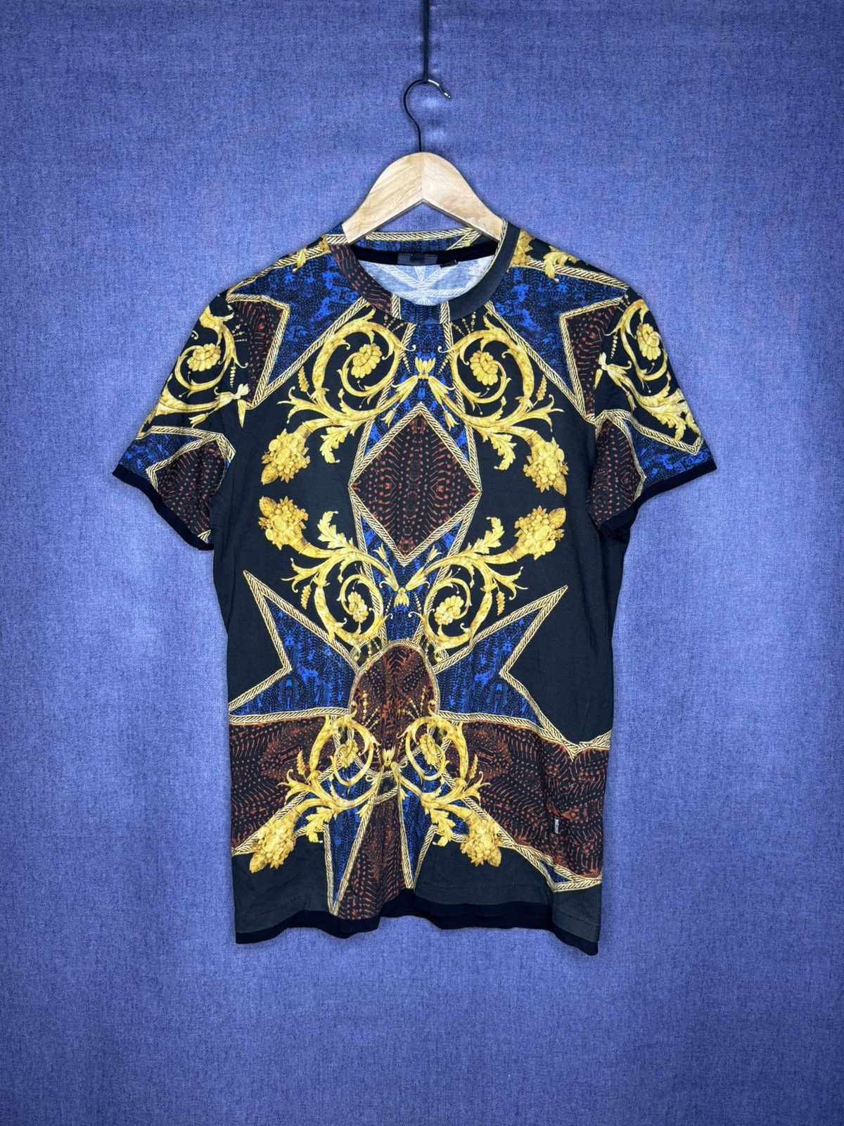 Just Cavalli Just Cavalli T Shirt Baroque Print Tee Vintage Y2K Size US M / EU 48-50 / 2 - 1 Thumbnail