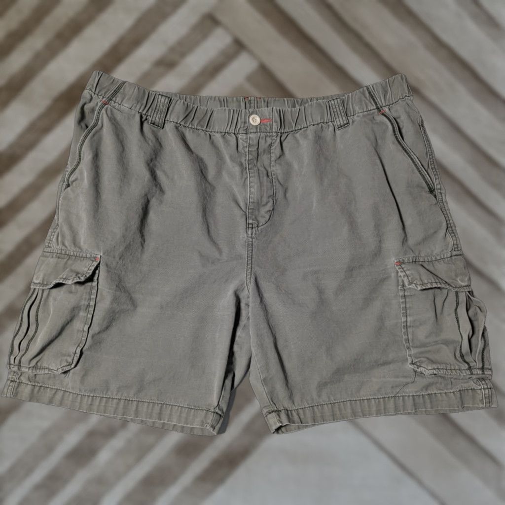 Tommy Bahama Tommy Bahama Relax Green Salt Water Fade 8" Cargo Shorts Men 2XL Size US 39 - 1 Thumbnail