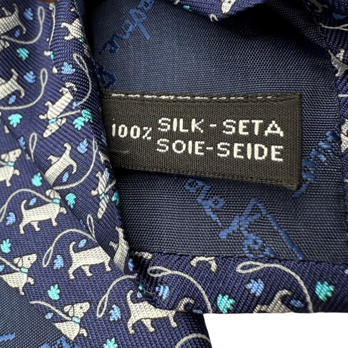 Salvatore Ferragamo Salvatore Ferragamo Silk Tie, Navy, Made in Italy, Like New Size ONE SIZE - 5 Thumbnail
