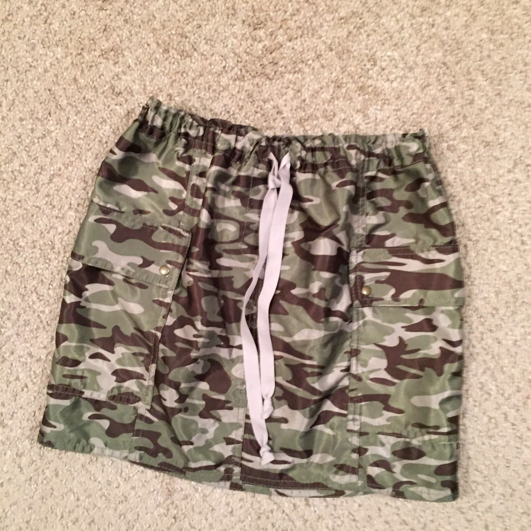 Express Express Skirt Small Short Cargo Green Camouflage Unlined Drawstring Women S Regular Short Cargo Skirt Camouflage Green Express - Size 28" / US 6 / IT 42 - 2 Thumbnail