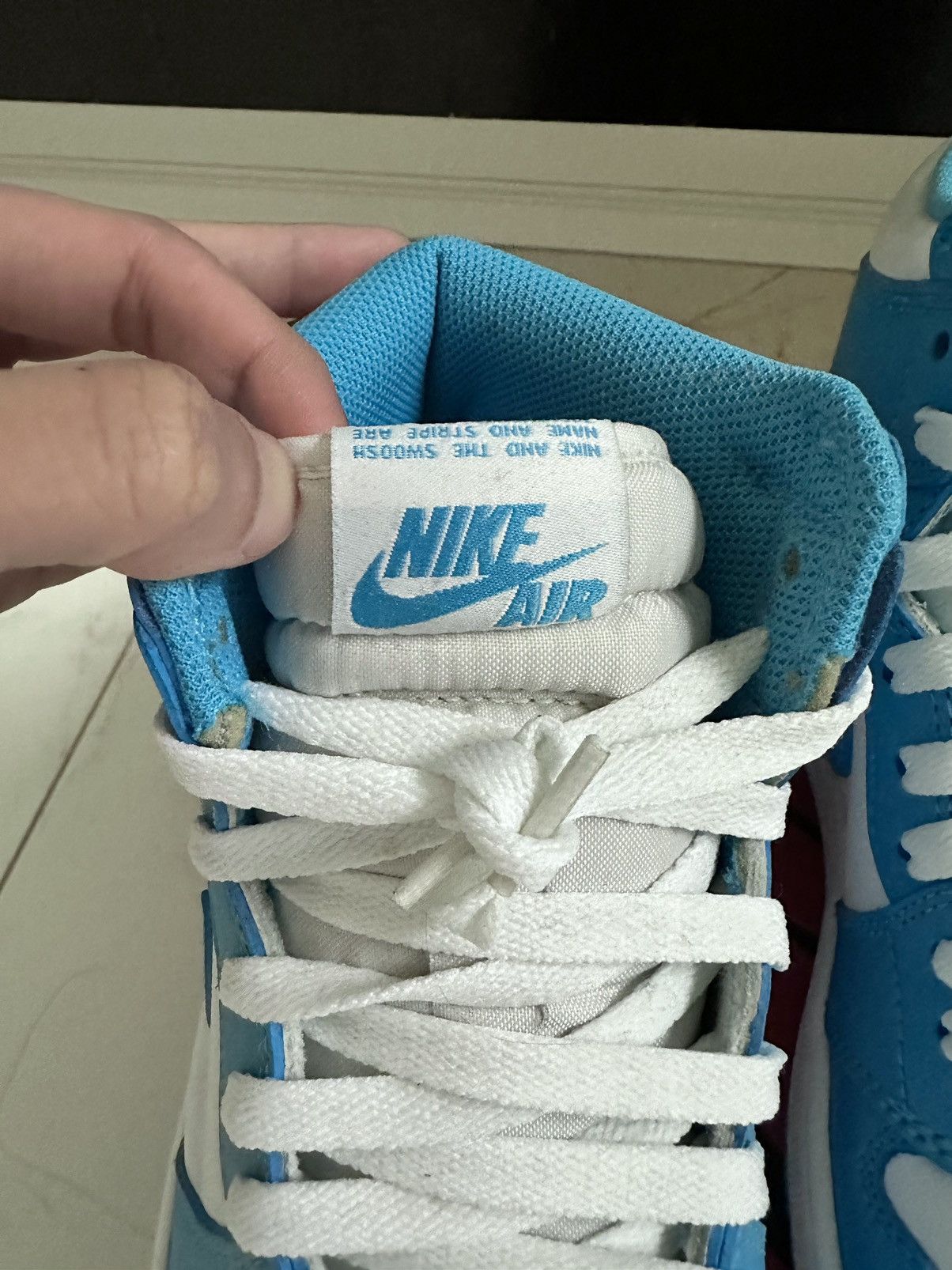 Jordan Brand 2015 Jordan 1 Retro High OG UNC Size US 8.5 / EU 41-42 - 5 Thumbnail