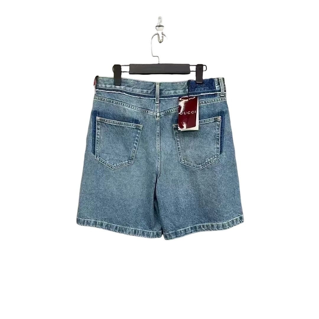 Gucci Gucci Washed Logo Patch Denim Shorts 34 Size US 34 / EU 50 - 1 Thumbnail