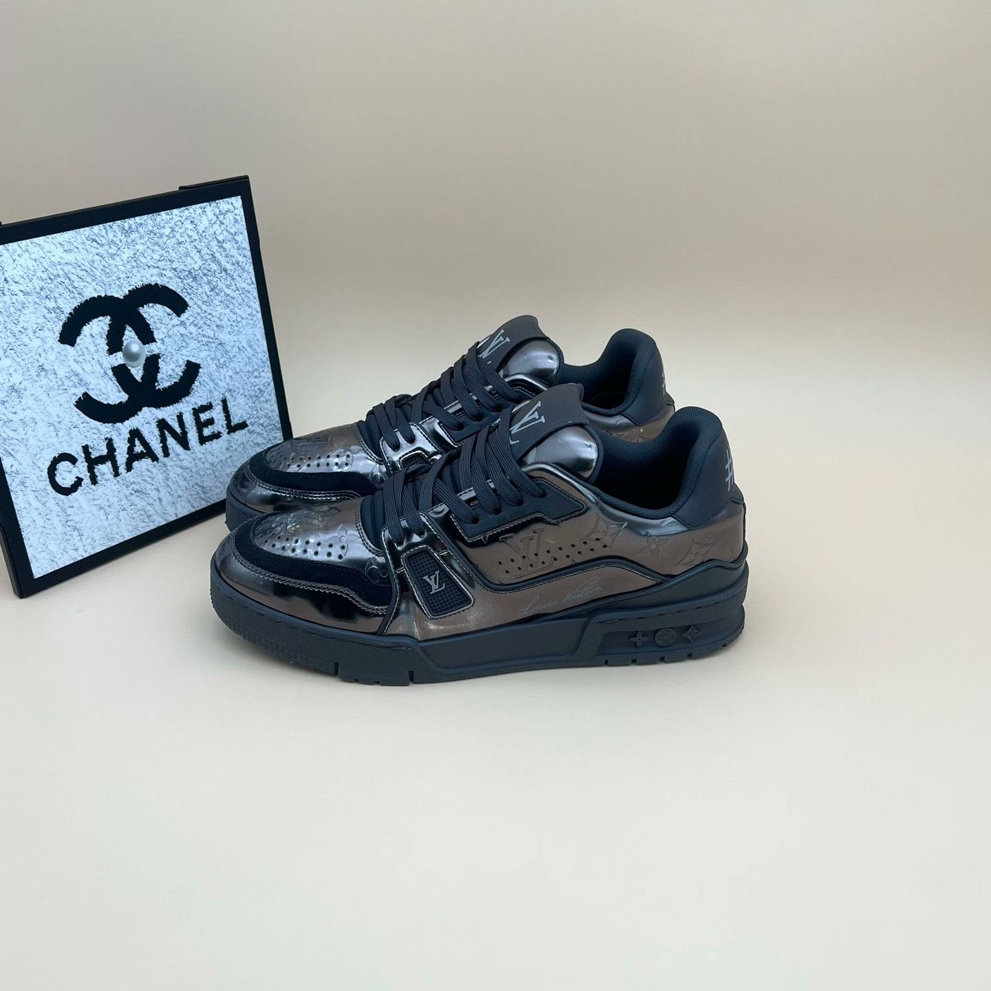 Louis Vuitton Louis Vuitton Training Gold Lowtop Sneakers 7 Men Size US 7 / EU 40 - 1 Thumbnail