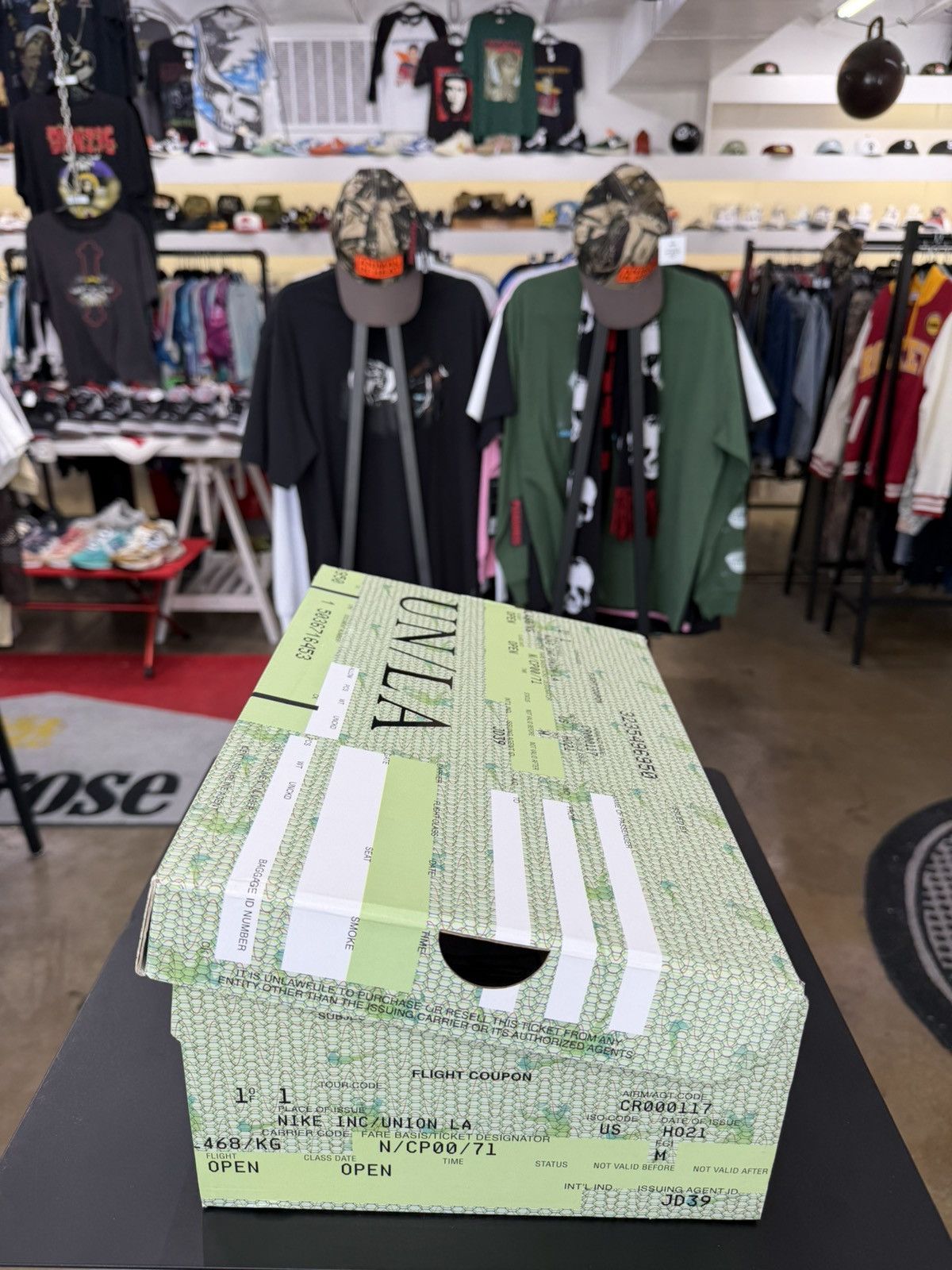 Nike Nike Dunk Low Union Passport Pack Pistachio Size 11 (2022) Size US 11 / EU 44 - 15 Thumbnail