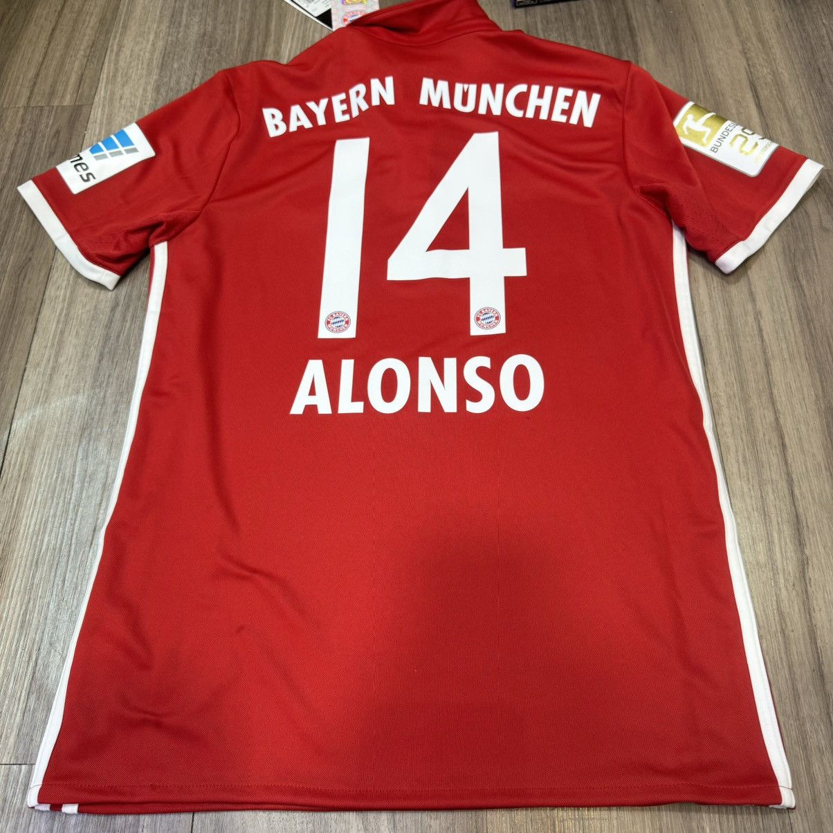 Adidas Bayern Munich 16/17 home shirt #14 Alonso (Bnwt) Size US S / EU 44-46 / 1 - 2 Thumbnail