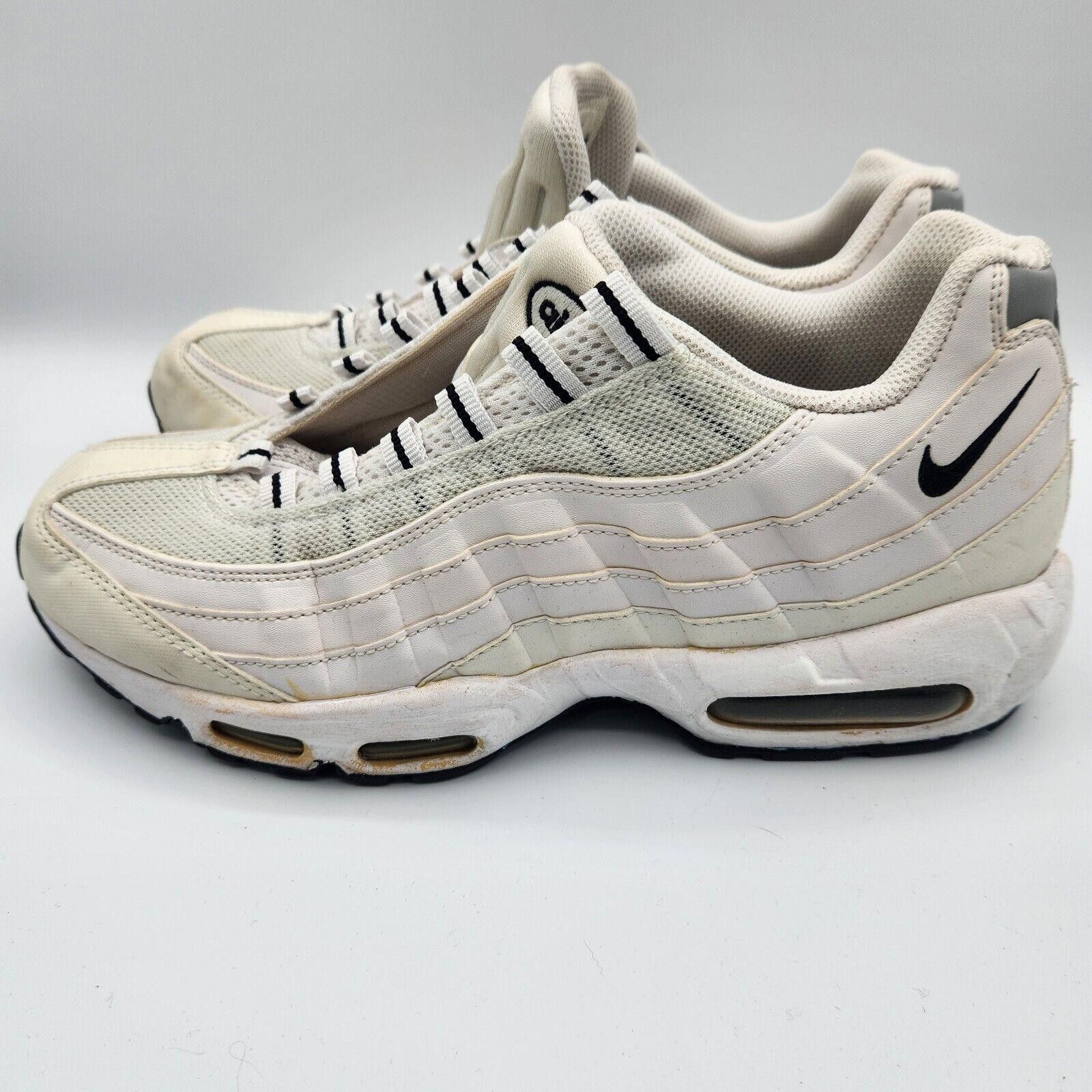 Nike Nike Air Max 95 ‘Triple White' 609048-109 sz 10 2016 Size US 10 / EU 43 - 4 Thumbnail