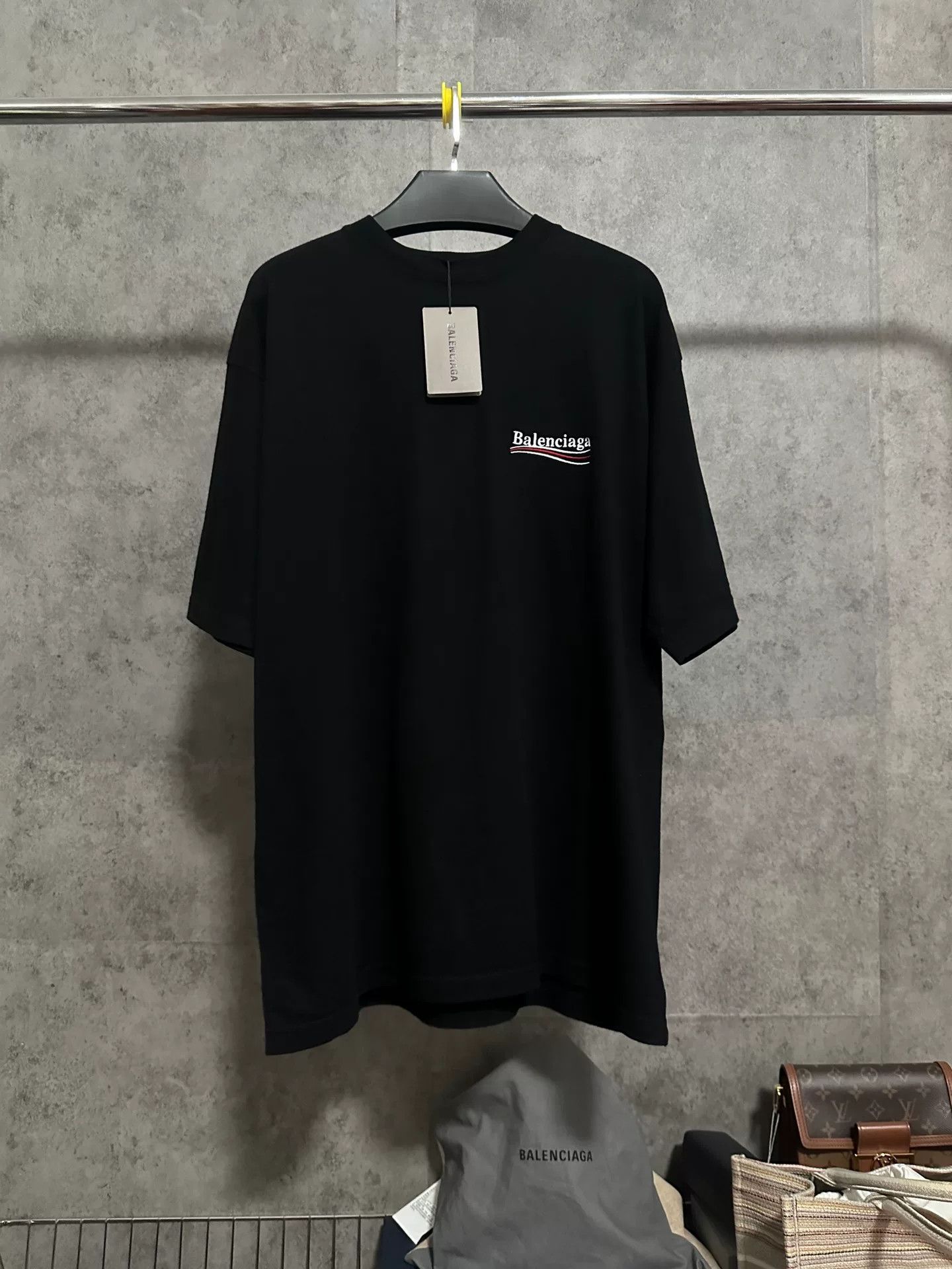 Balenciaga Balenciaga Coke Embroidery Logo Short Sleeve T-Shirt Size US L / EU 52-54 / 3 - 1 Thumbnail