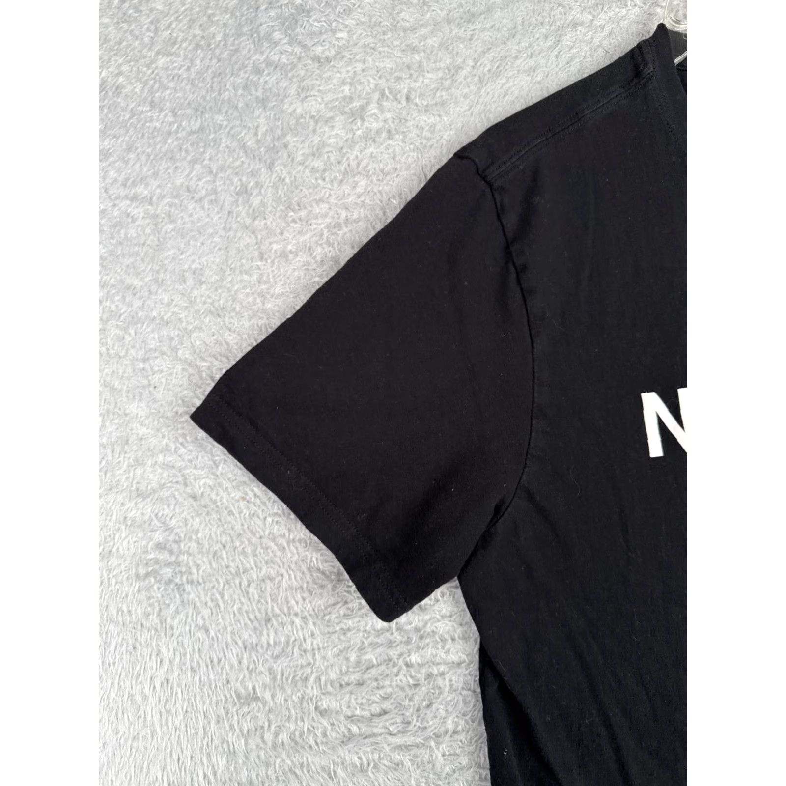 The North Face VINTAGE The North Face Shirt Men Large Black Short Sleeve Crew Neck 100% Cotton Jersey Logo All Seasons Mens Size US L / EU 52-54 / 3 - 3 Thumbnail