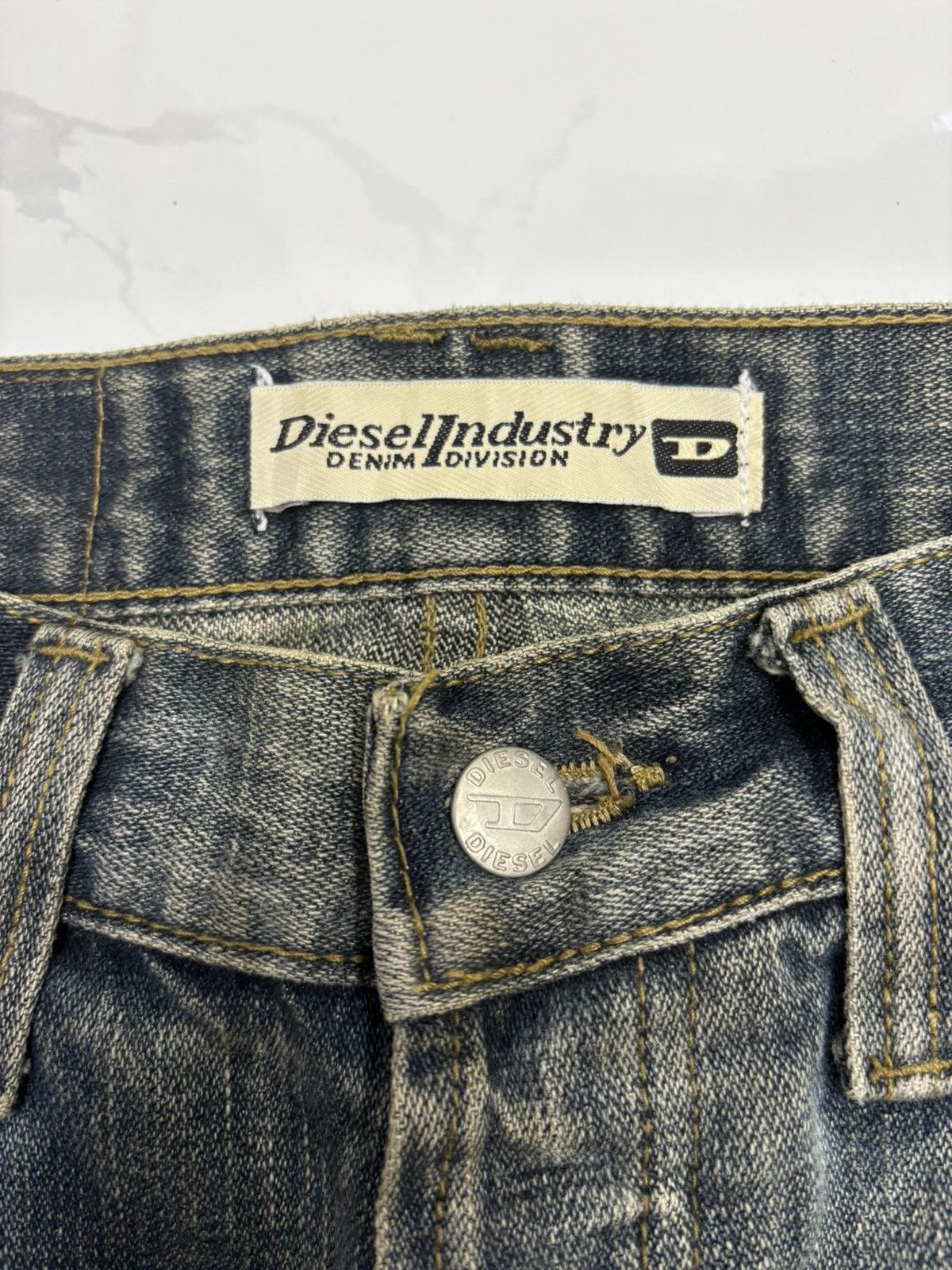 Diesel × General Research × Issey Miyake DIESEL BAGGY DISTRESSED DENIM JEANS Size US 31 - 9 Thumbnail