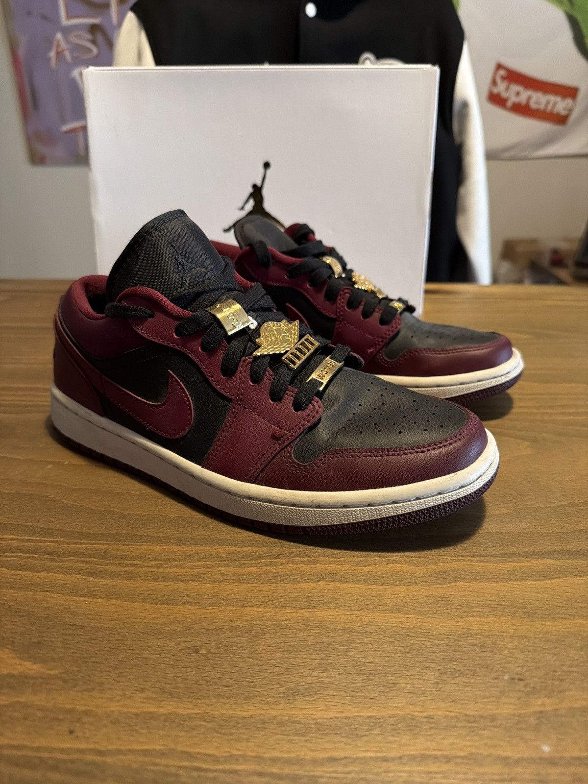 Jordan Brand WMNS Air Jordan 1 Low SE Size US 8.5 / IT 38.5 - 1 Thumbnail