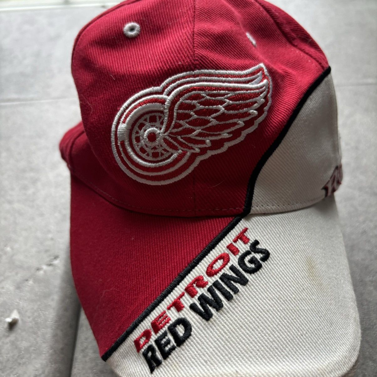 NHL Vintage detroit red wings velcro strapback hat Size ONE SIZE - 2 Thumbnail