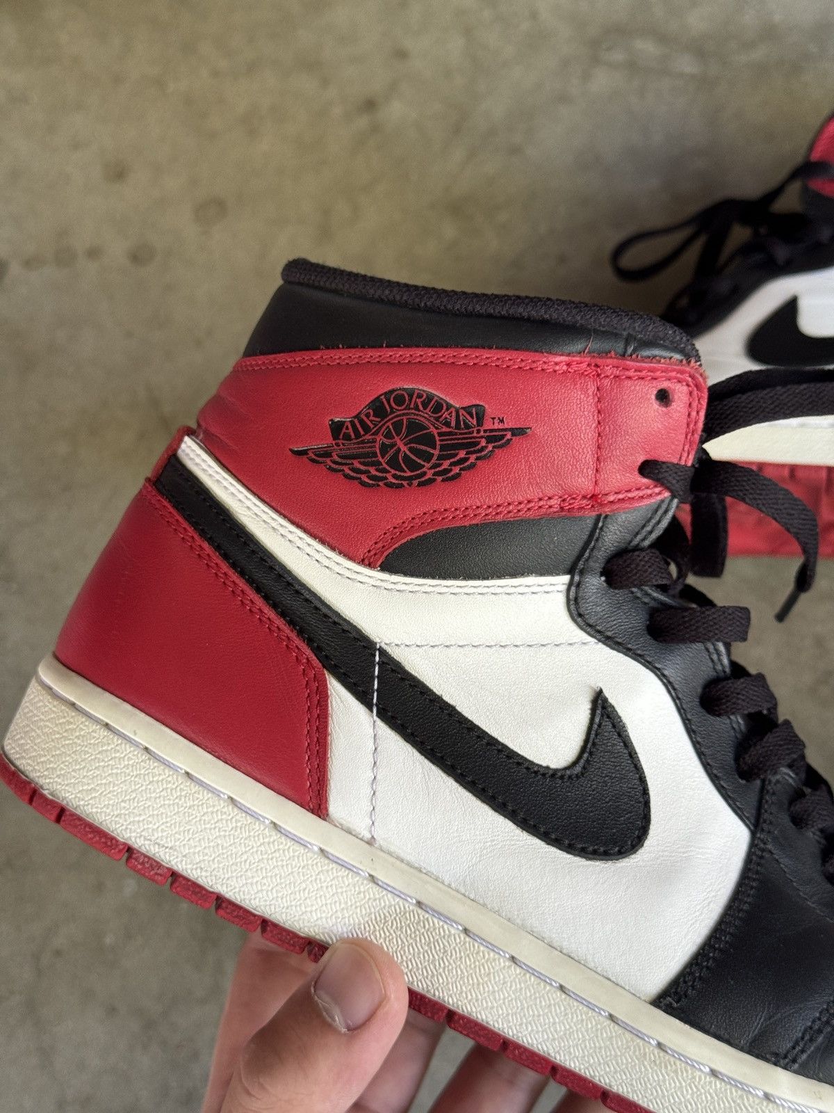 Jordan Brand 2013 Nike Air Jordan 1 High Retro Black Toe Size 11.5 Size US 11.5 / EU 44-45 - 2 Thumbnail
