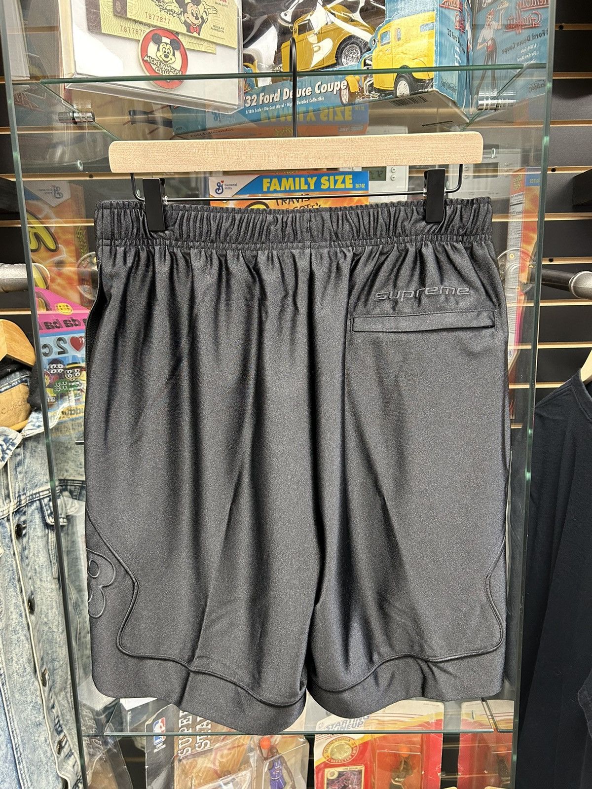 Jordan Brand × Supreme Supreme x Air Jordan Basketball Shorts Size US 30 / EU 46 - 2 Thumbnail