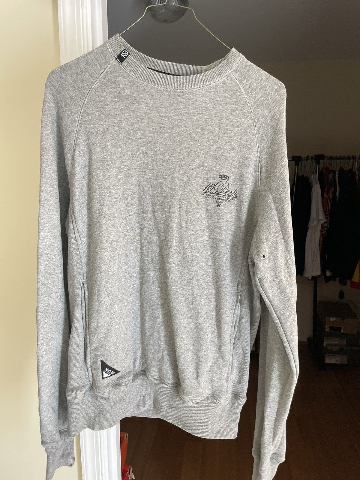 10 Deep 10 deep vintage gray sweater crewneck size small Size US S / EU 44-46 / 1 - 2 Thumbnail