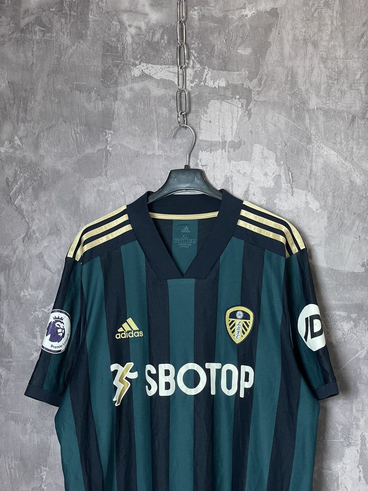 Adidas LEEDS UNITED 2020 2021 AWAY FOOTBALL SOCCER JERSEY ADIDAS Size US XL / EU 56 / 4 - 3 Thumbnail