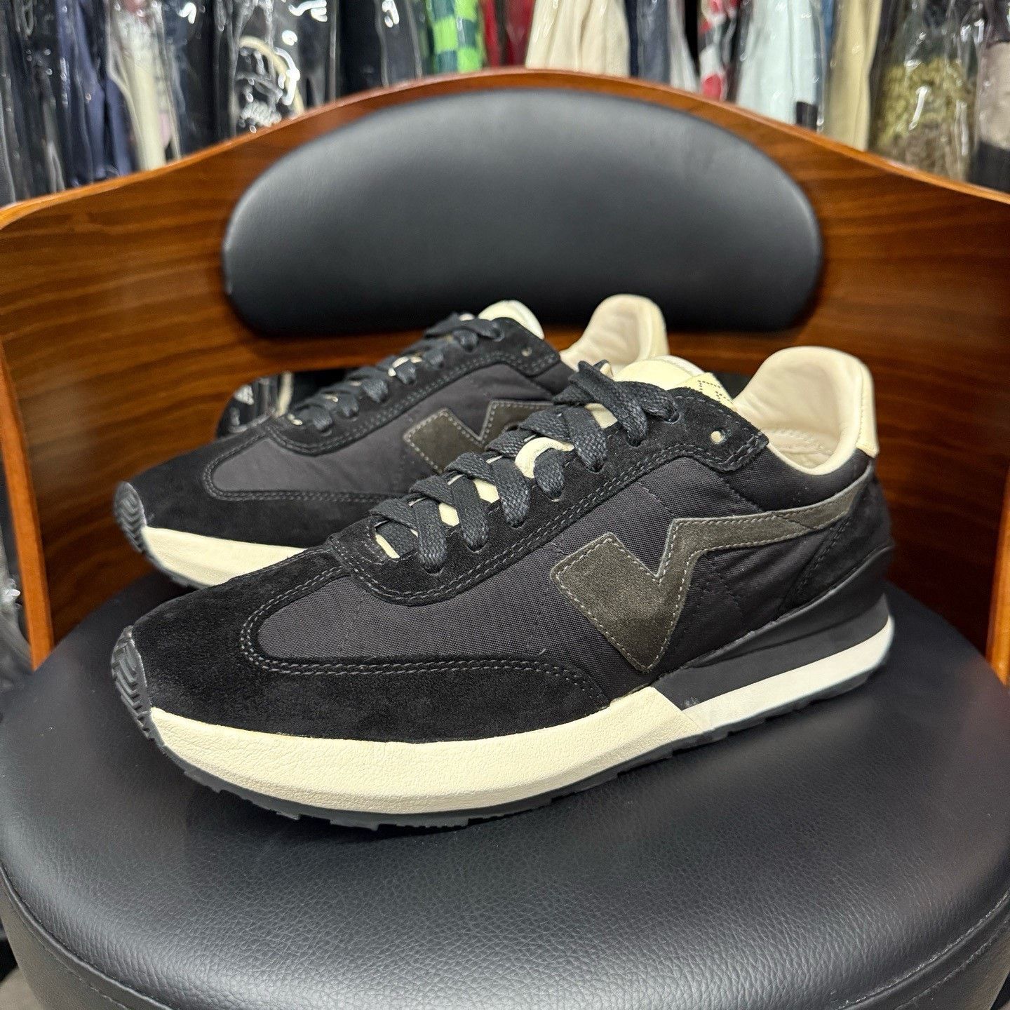 Visvim Visvim Running Black Lowtop Sneakers 9 Men Size US 9 / EU 42 - 1 Thumbnail