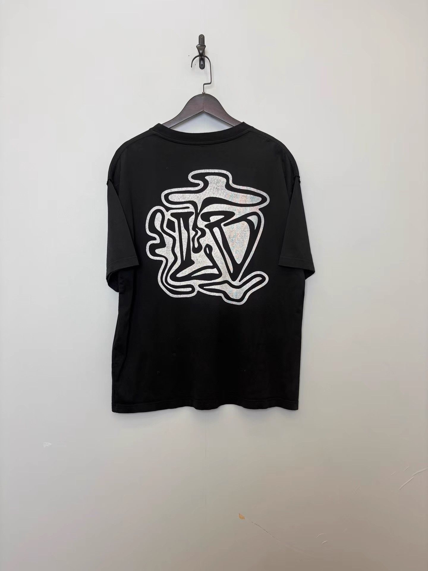 Louis Vuitton Louis Vuitton Smoke Graffiti Printed Short Sleeve K36 Size US XL / EU 56 / 4 - 2 Thumbnail
