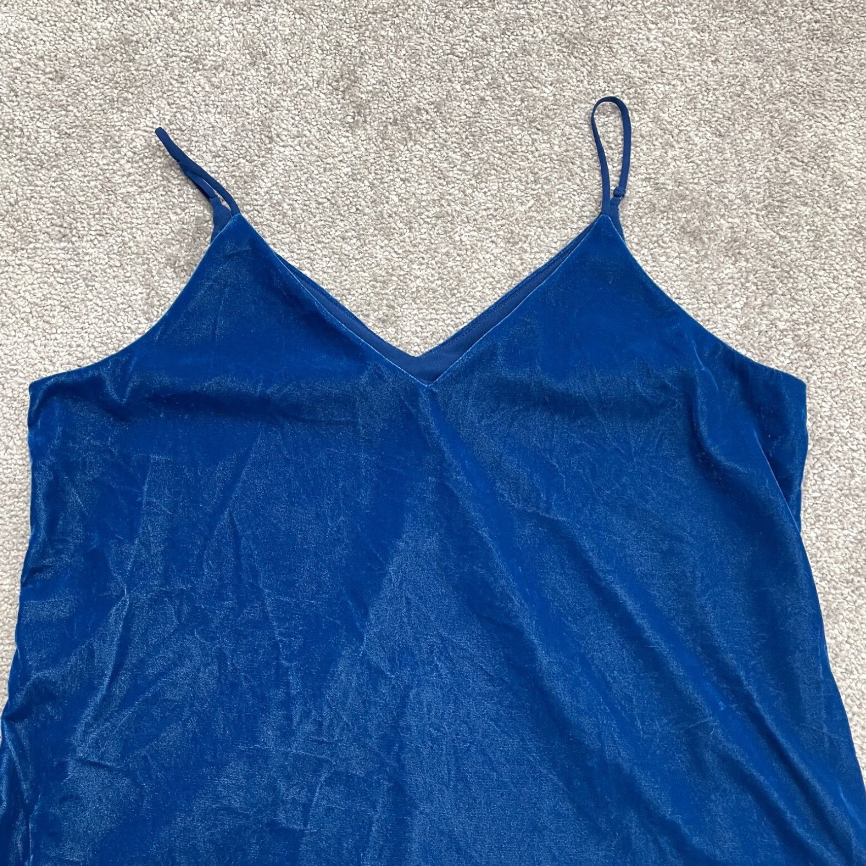 Express Express Velvet Camisole Tank Top Women M Blue V-Neck Spaghetti Strap Casual Size M / US 6-8 / IT 42-44 - 3 Thumbnail