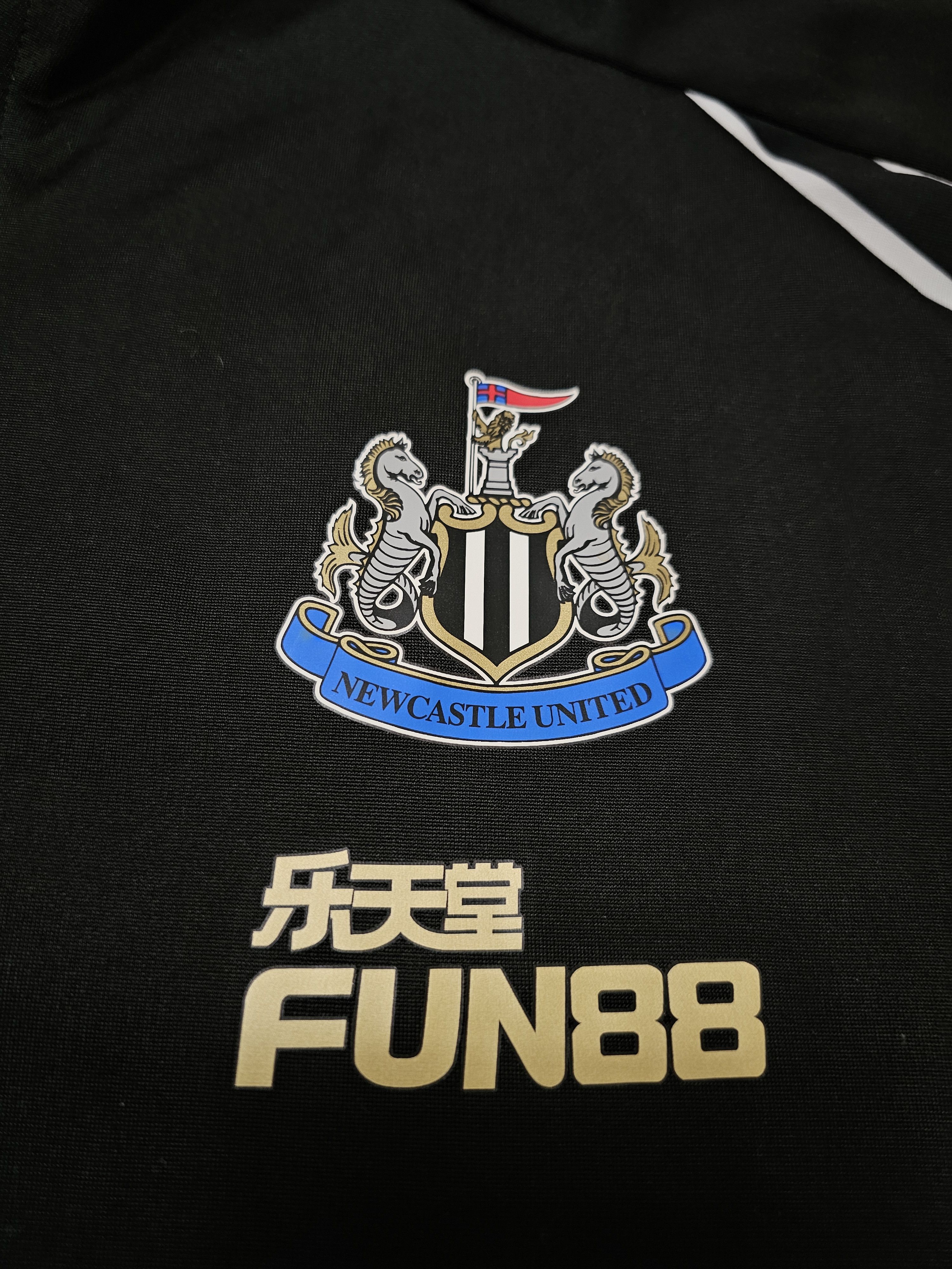 Puma NEWCASTLE 2017 2018 FOOTBALL JACKET SOCCER ZIP JACKET Size US L / EU 52-54 / 3 - 4 Thumbnail