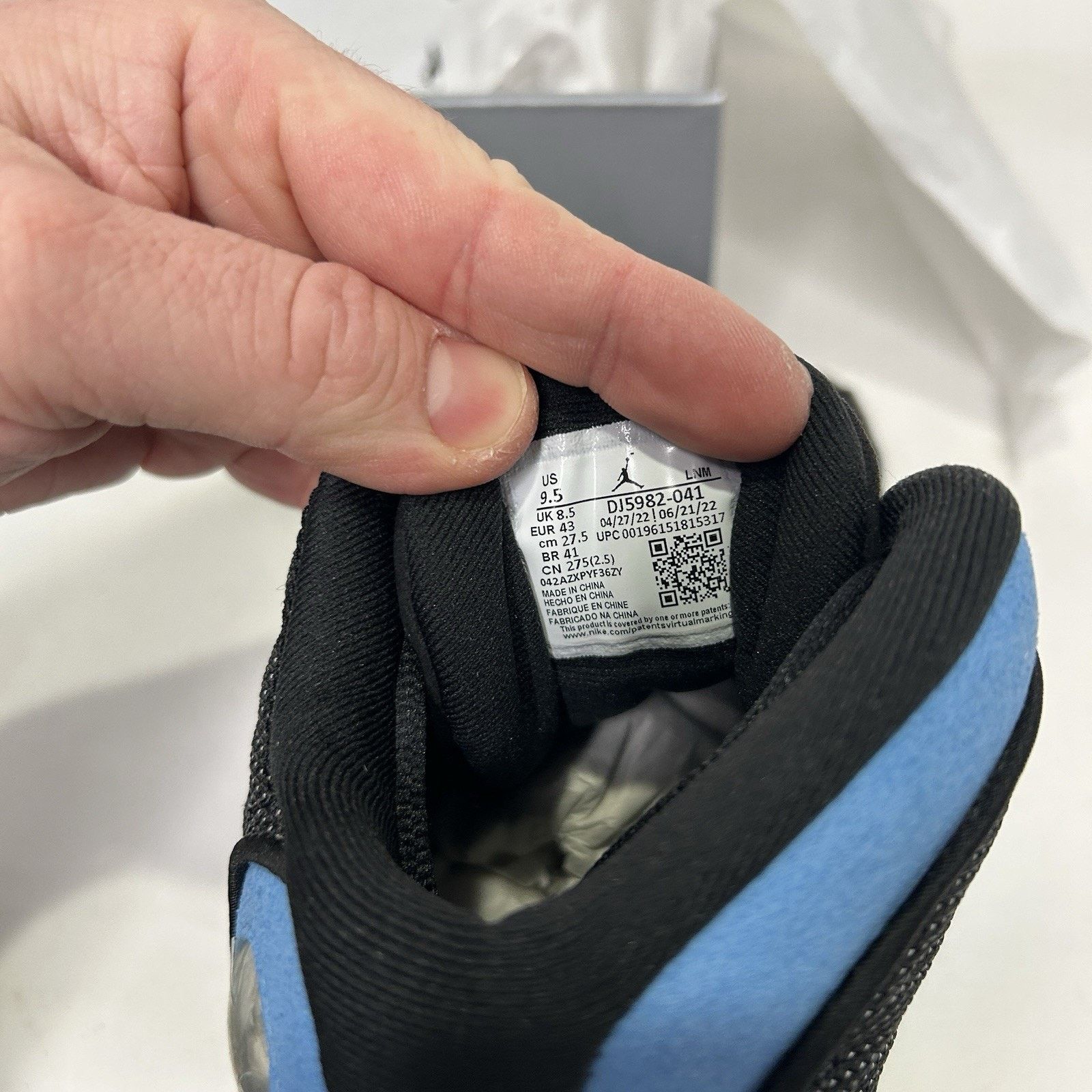 Jordan Brand Nike Air Jordan 13 Retro OG “Black University Blue” Size US 9.5 / EU 42-43 - 6 Thumbnail